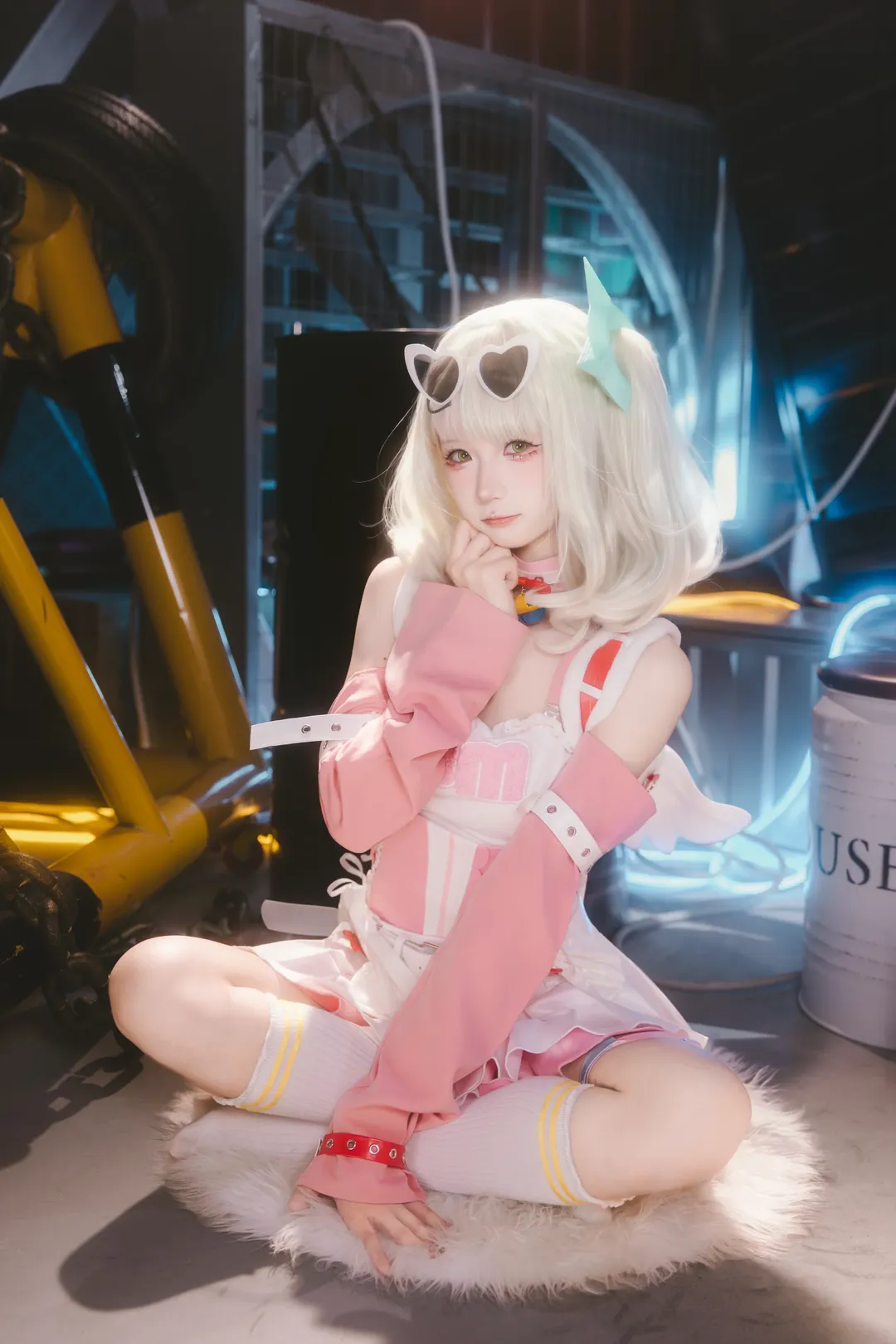 Zenless Zone Zero, Anime-style photography, Sunna cosplay, Industrial style photography, White over-the-knee socks - Image 1