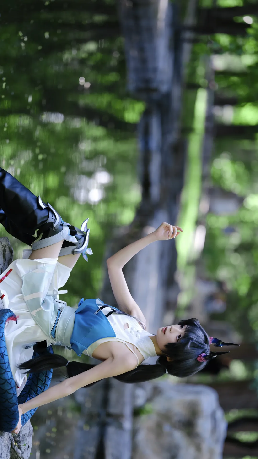 Arknights: Endfield, Garden photography, Outdoor location, Chen Qianyu cosplay, Integration of person and scenery