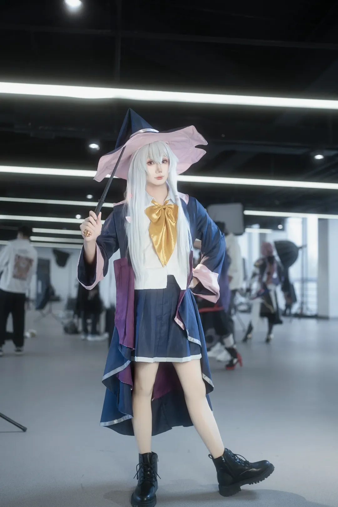二次元攝影, 漫展場照, 明日方舟, 伊蕾娜cos, 銀髮魔女 - 第2張