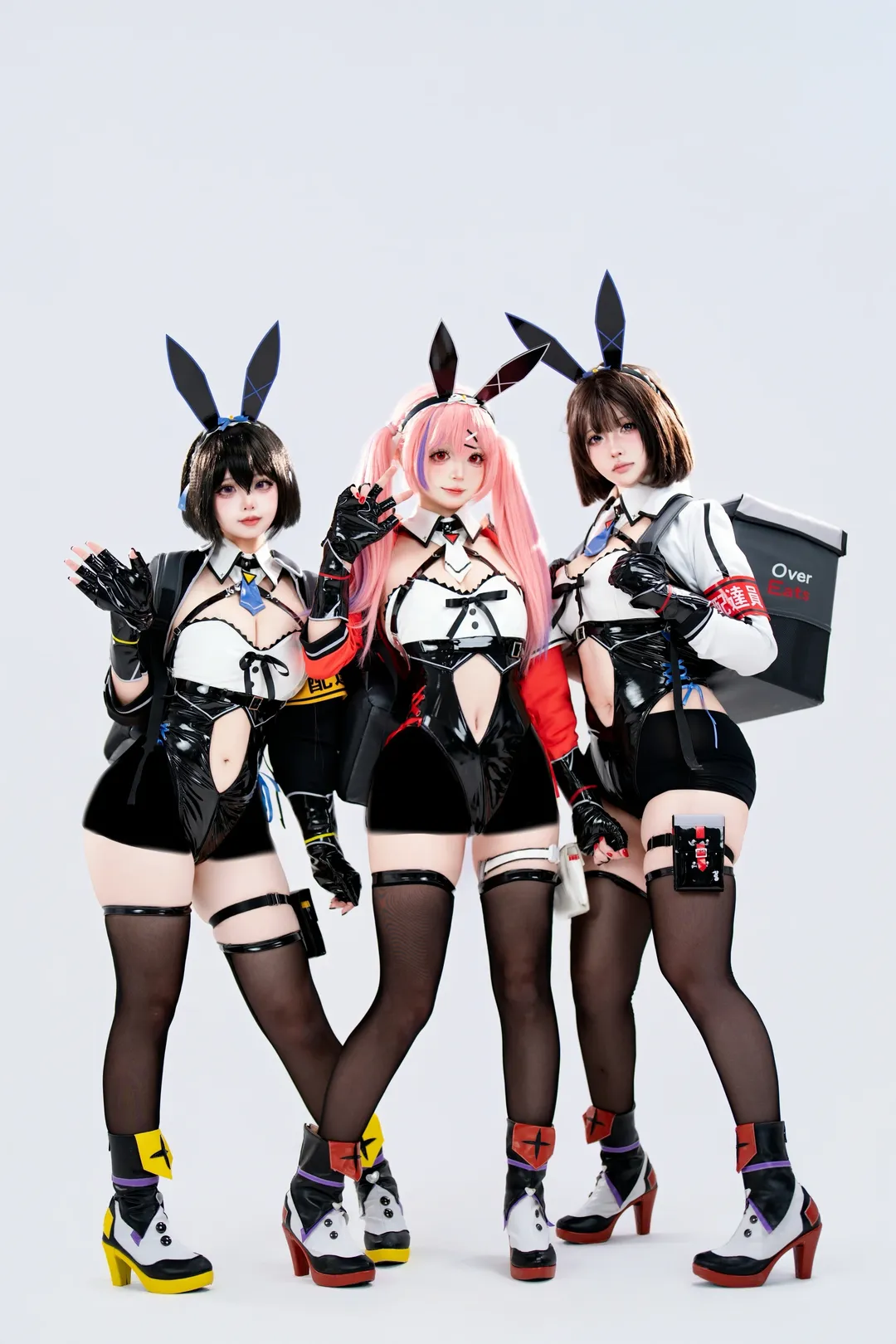 うさ耳衣装, ストッキングコーデ, 葵コスプレ, デリバリーバニーガール, 三人組コスプレ写真
