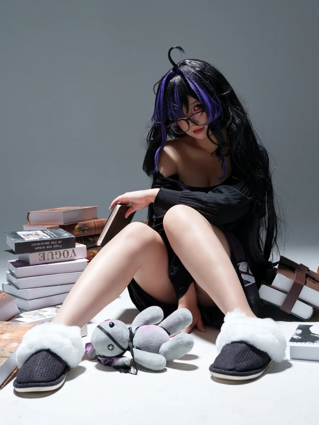 胜利女神nikke, 蕾贝儿cos, 居家写真, 长腿, 图书管理员cos