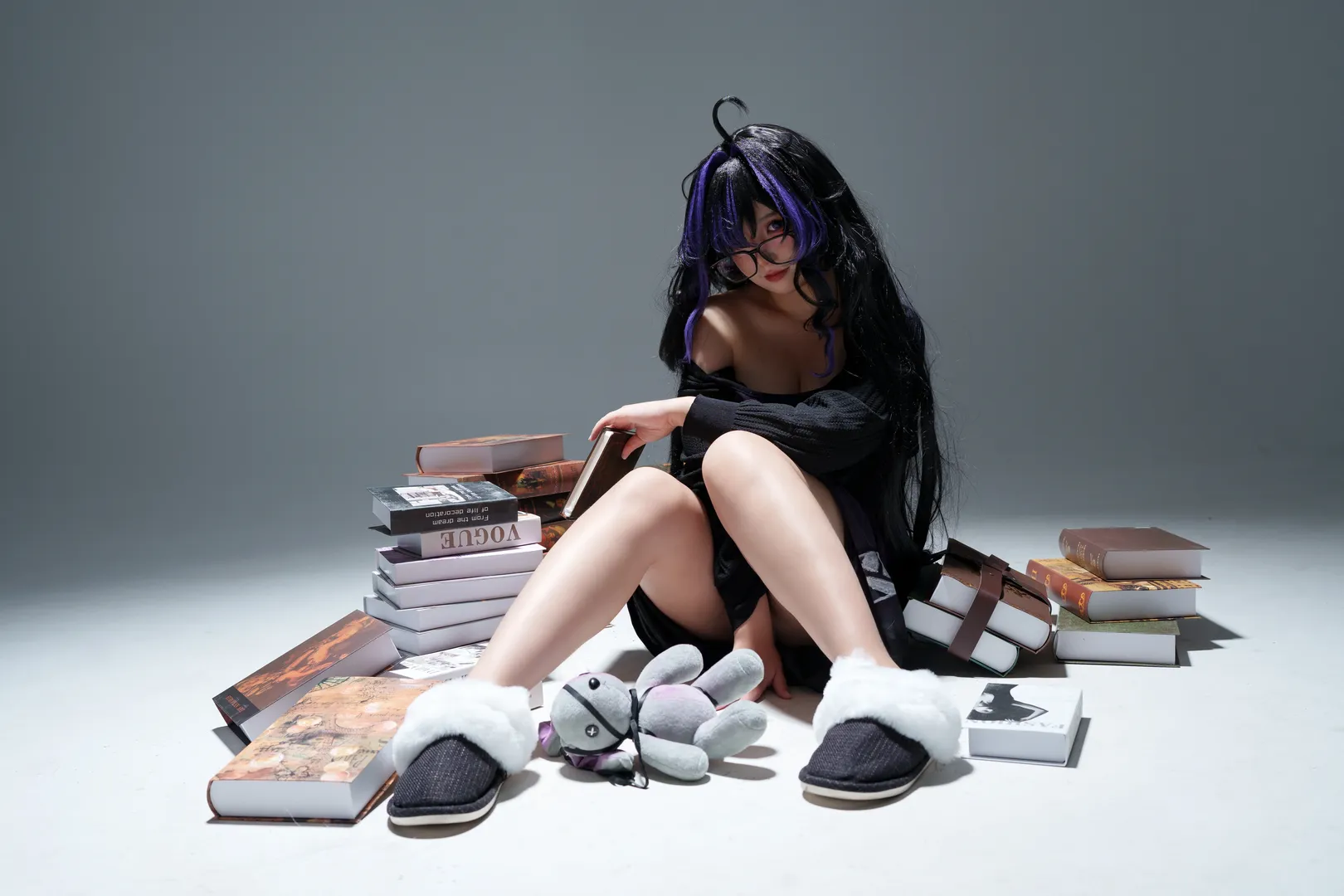 勝利の女神：NIKKE, レーベル コスプレ, おうちポートレート, 長い脚, 司書コスプレ - 2枚目