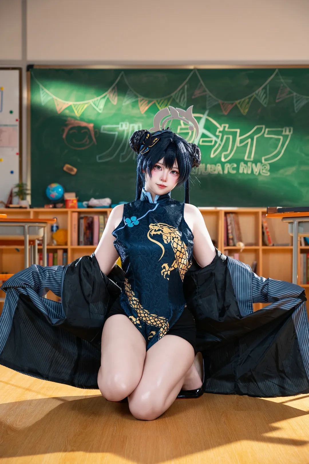蔚蓝档案, 龙华妃咲cos, 二次元cosplay, 教室场景摄影, 国风旗袍cosplay - 第2张