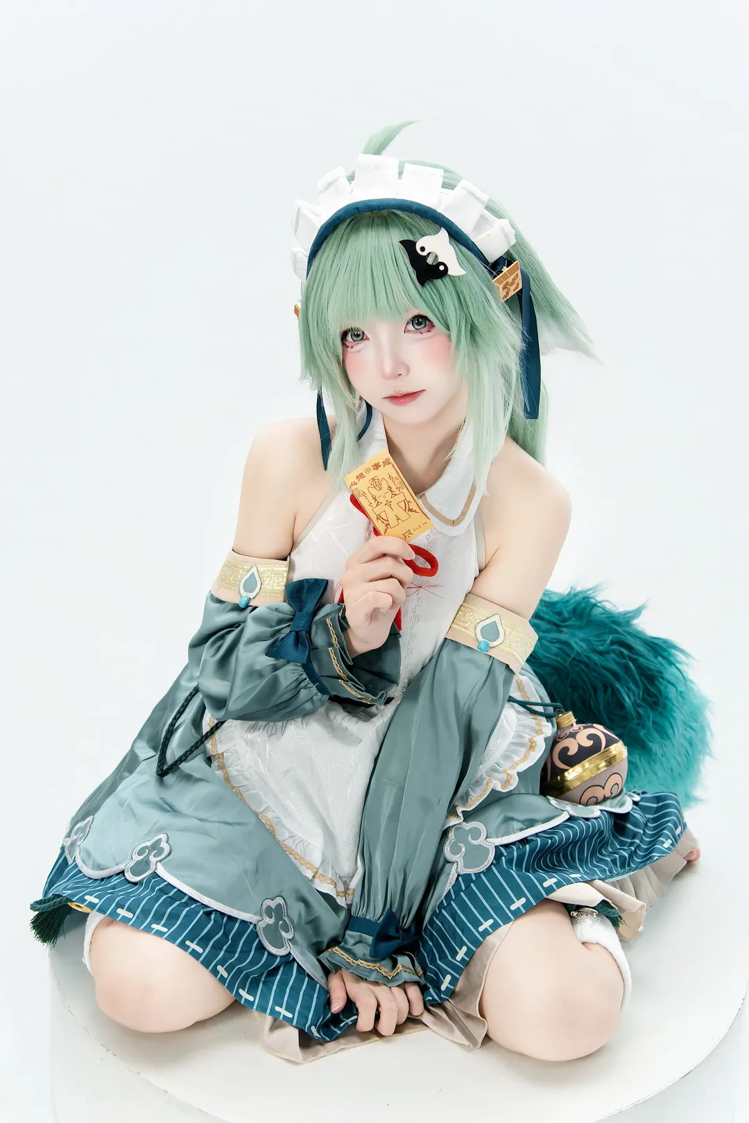 White studio photography, Honkai: Star Rail, Maid outfit, Guangzhou cosplay, Huohuo cosplay