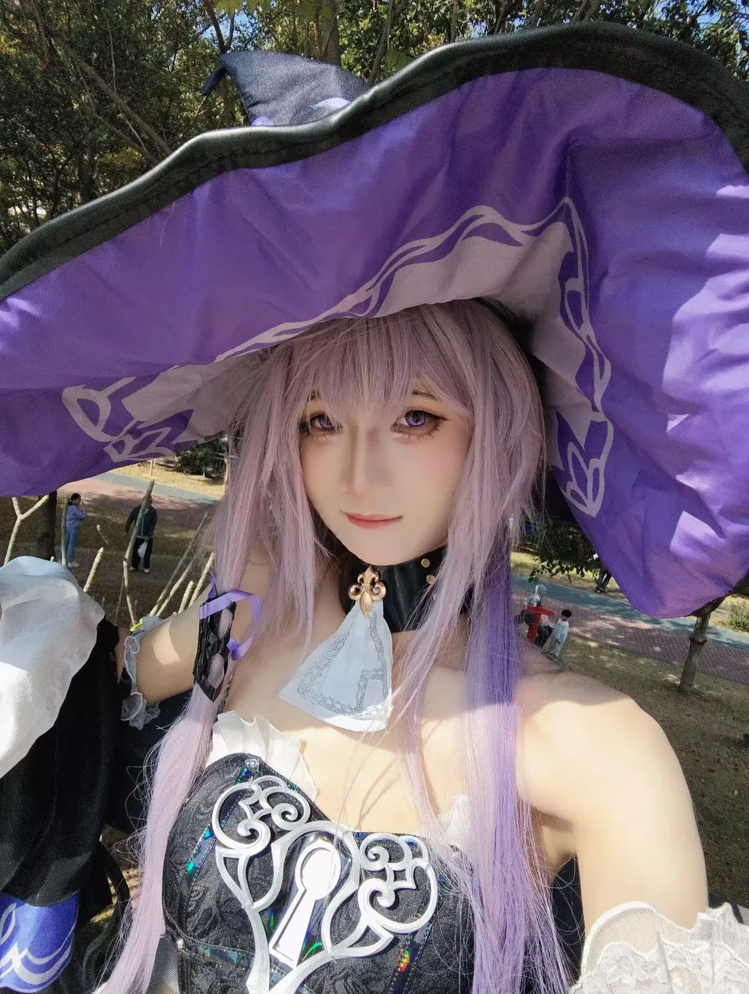 Honkai: Star Rail, Herta cosplay, Herta cosplay, Cosplay outfit, Outdoor selfie