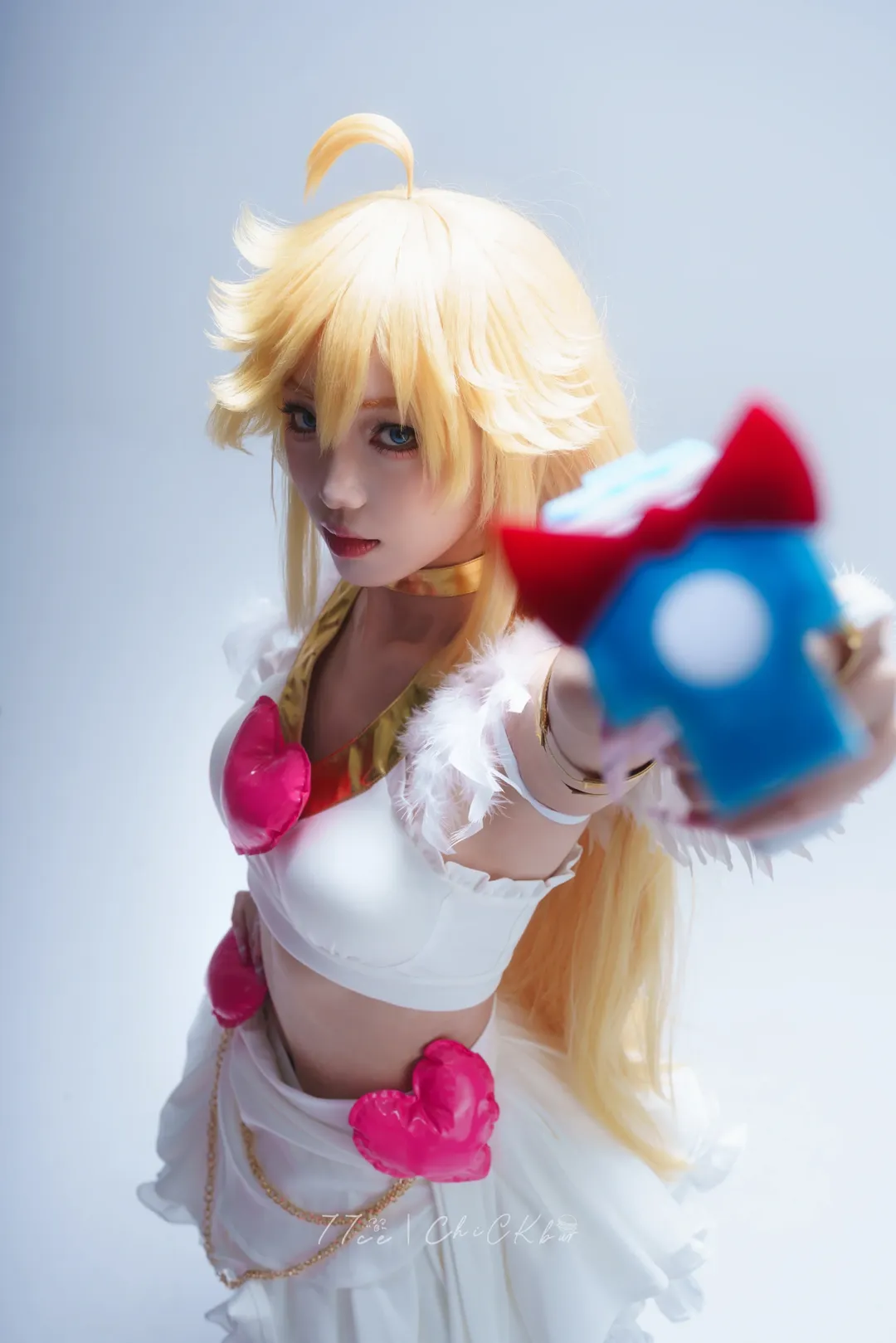 白棚拍摄, cosplay正片, 吊带袜天使, Pantycos, 金发蓝瞳 - 第2张