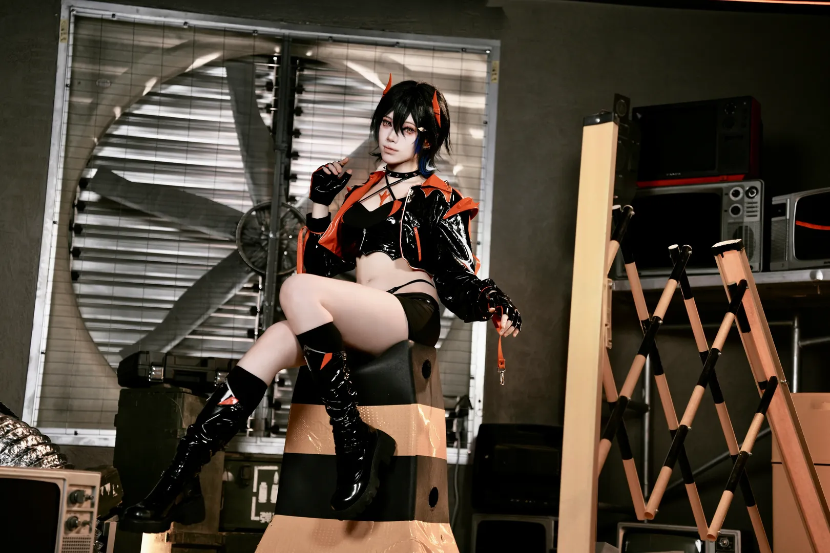 二次元撮影, アズールレーン, ウルリッヒ・フォン・フッテン コスプレ, エナメルライダース, インダストリアル廃土風 - 3枚目