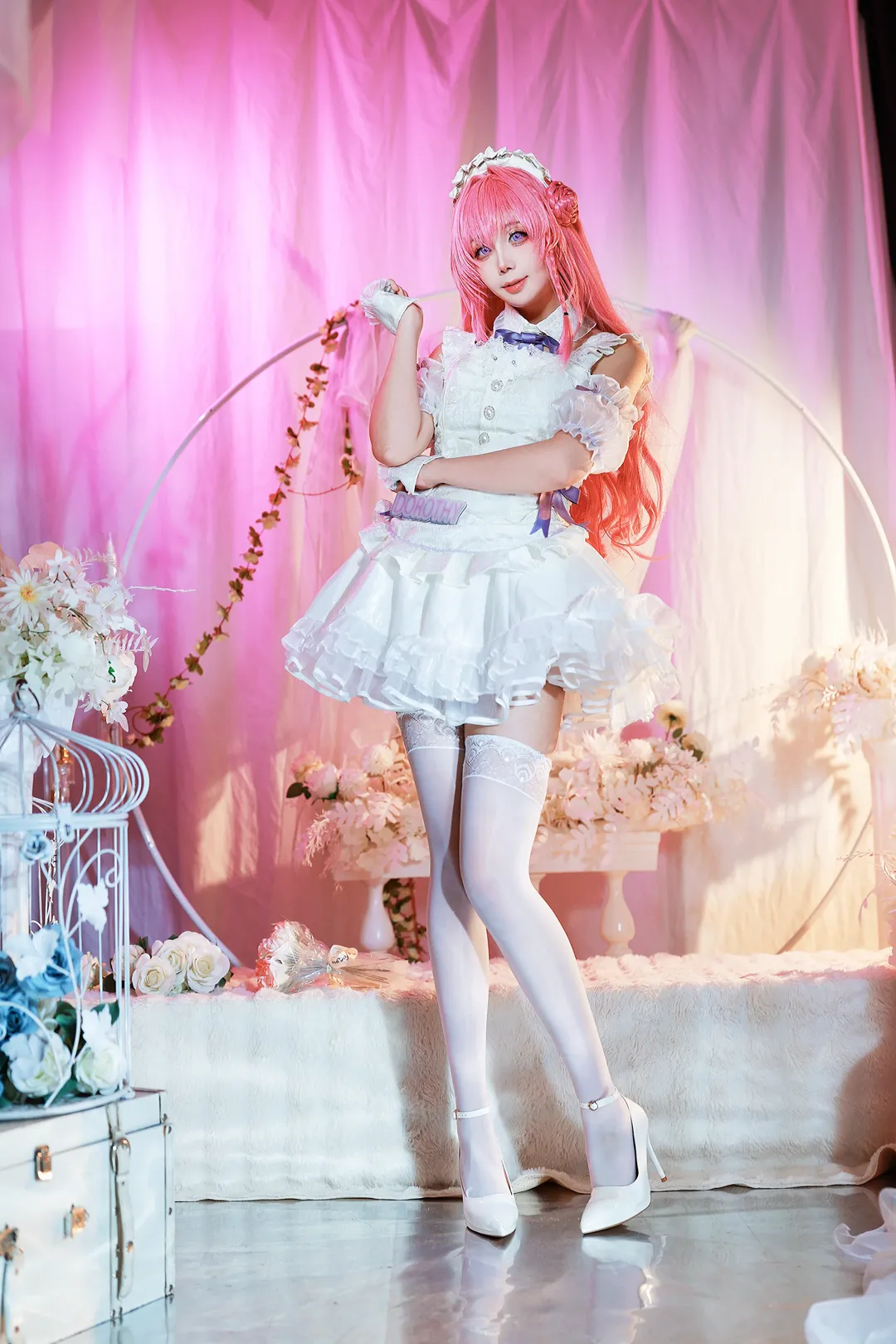 胜利女神, 桃乐丝cos, 女仆装cosplay, 白丝高跟, 摄影棚写真 - 第1张