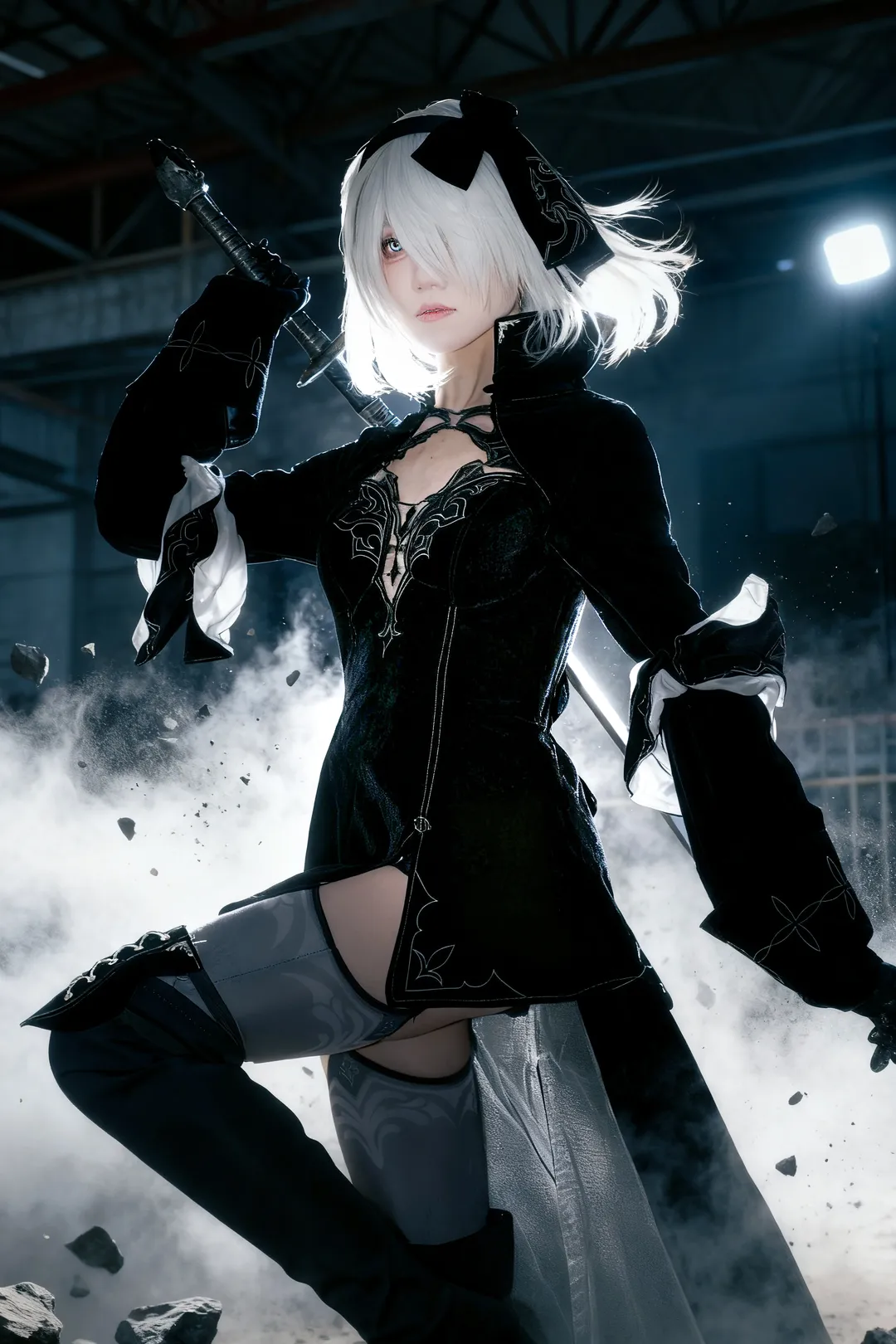 Genshin Impact, Anime cosplay, Silver hair and blue eyes, Dark Industrial Style, Thigh-high stockings