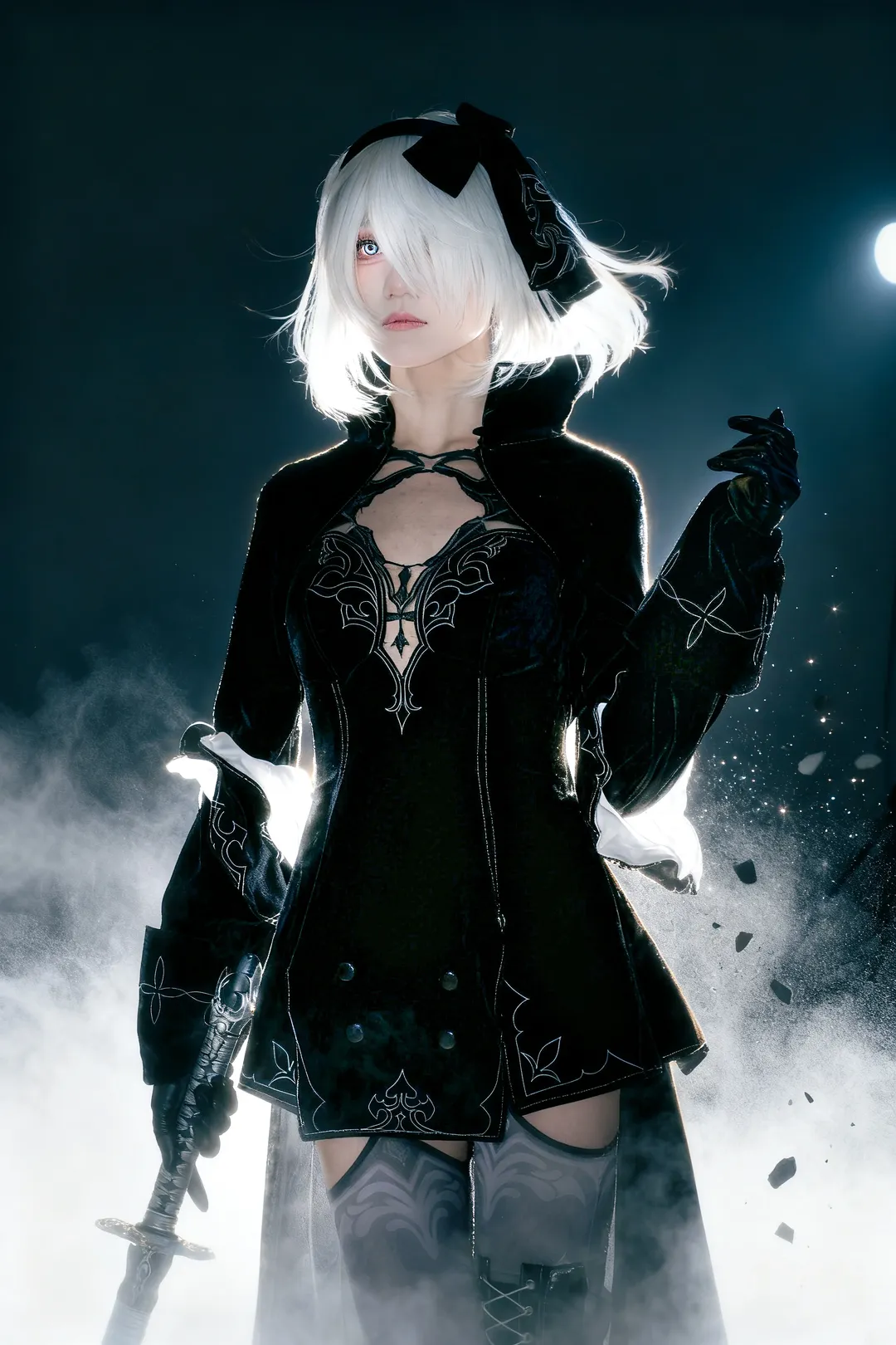 原神, 二次元cosplay, 银发蓝瞳, 暗黑工业风, 长筒丝袜 - 第2张