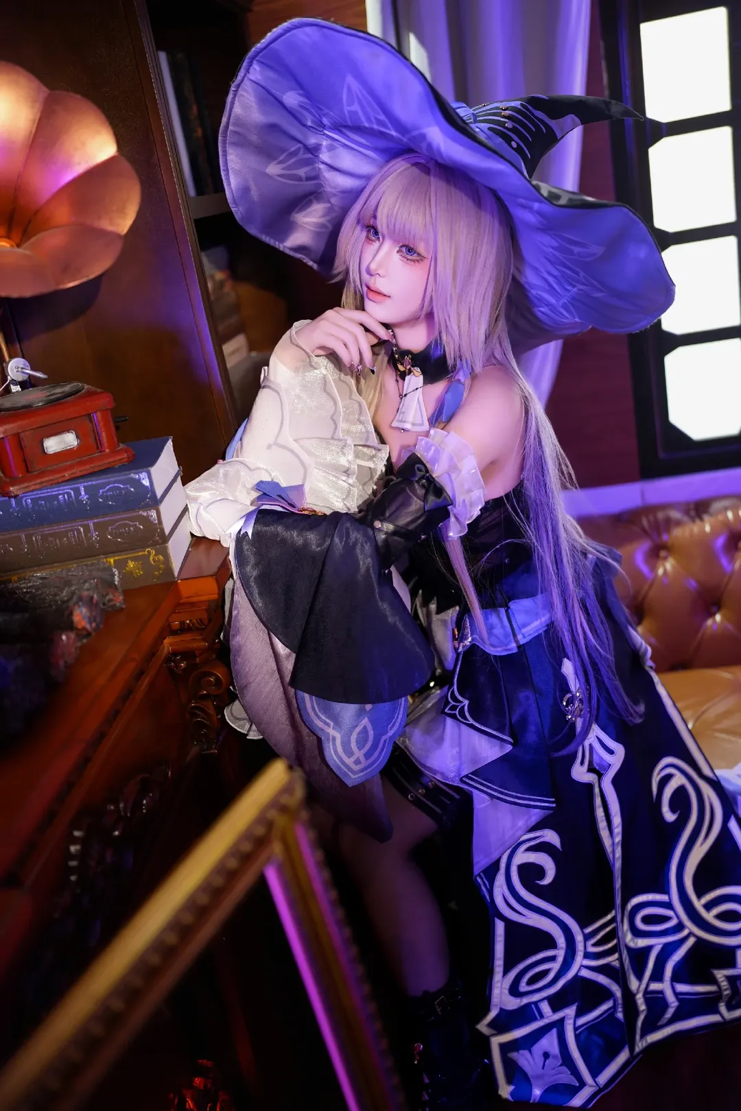 Honkai: Star Rail, Herta cosplay, Cosplay photography, Black tights outfit, Witch style - Image 4