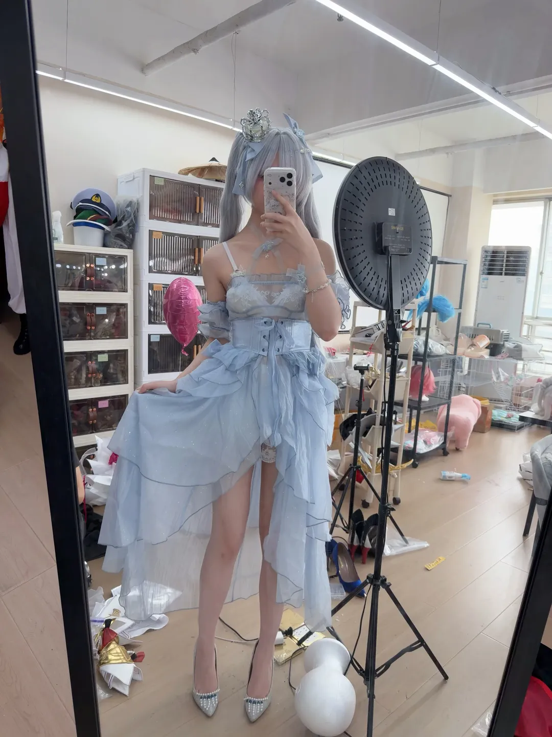 勝利の女神：NIKKE, シンデレラ コスプレ, 銀髪ツインテール, レッグガーターコーデ, 仙女風ドレス - 2枚目