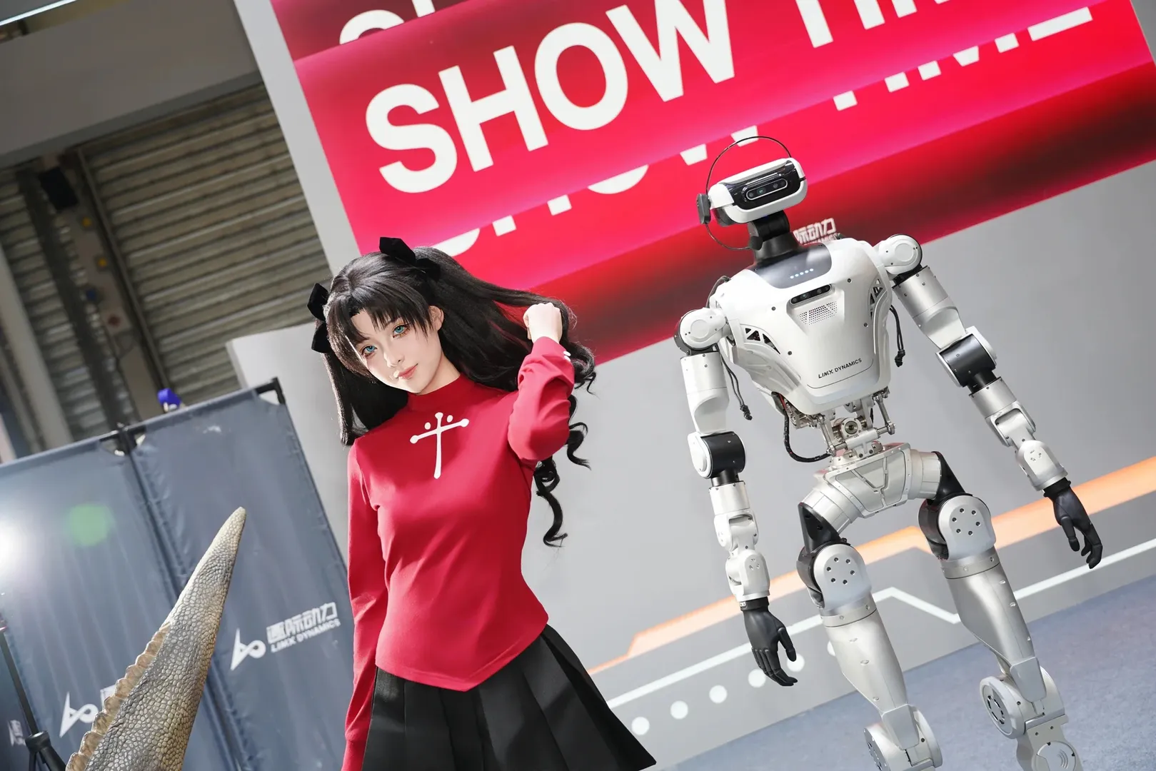 ChinaJoy, Tohsaka Rin cosplay, Fate, Black stockings cosplay, Robot - Image 2
