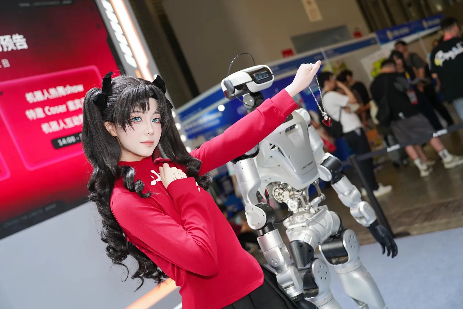 ChinaJoy, Tohsaka Rin cosplay, Fate, Black stockings cosplay, Robot - Image 5