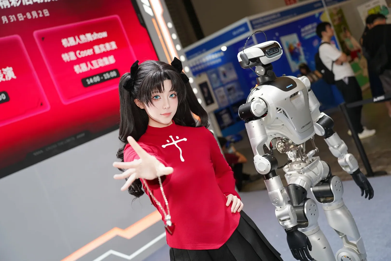ChinaJoy, Tohsaka Rin cosplay, Fate, Black stockings cosplay, Robot - Image 6