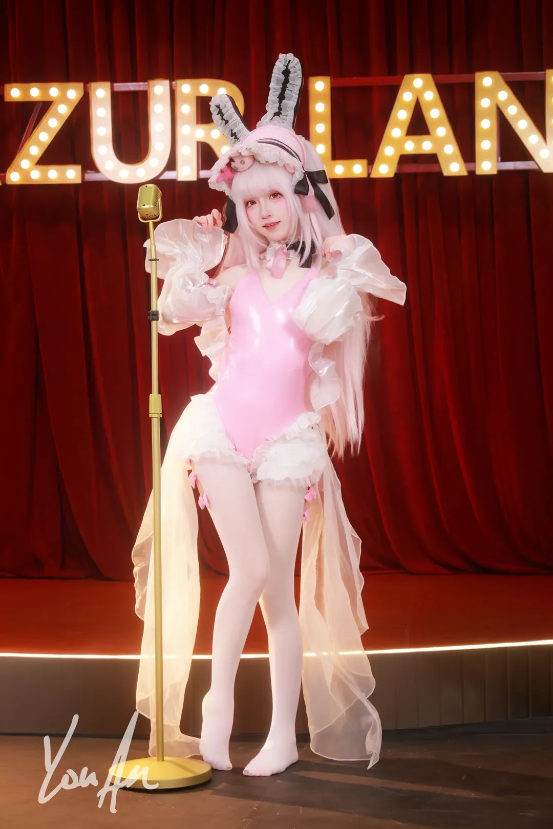 うさ耳衣装, 舞台写真, イベント写真, 白ストッキング, アズールレーン コスプレ - 5枚目