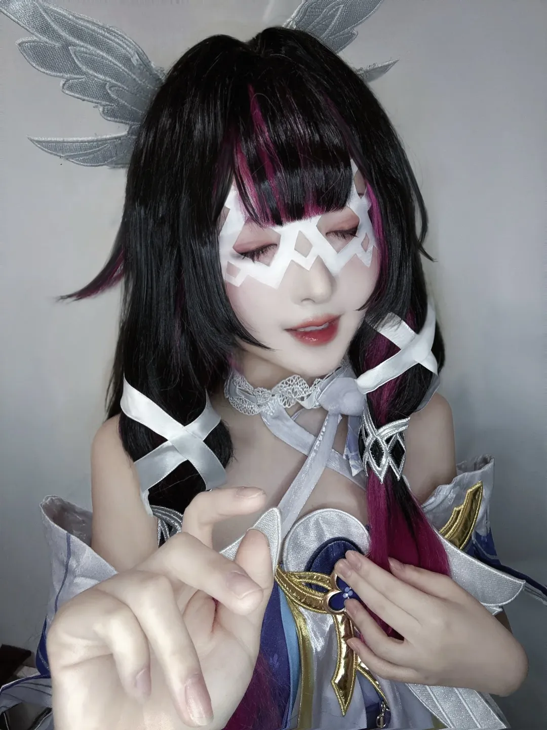 Genshin Impact, Columbina Cosplay, Genshin Impact cosplay, Damselette cosplay, Anime eyepatch makeup