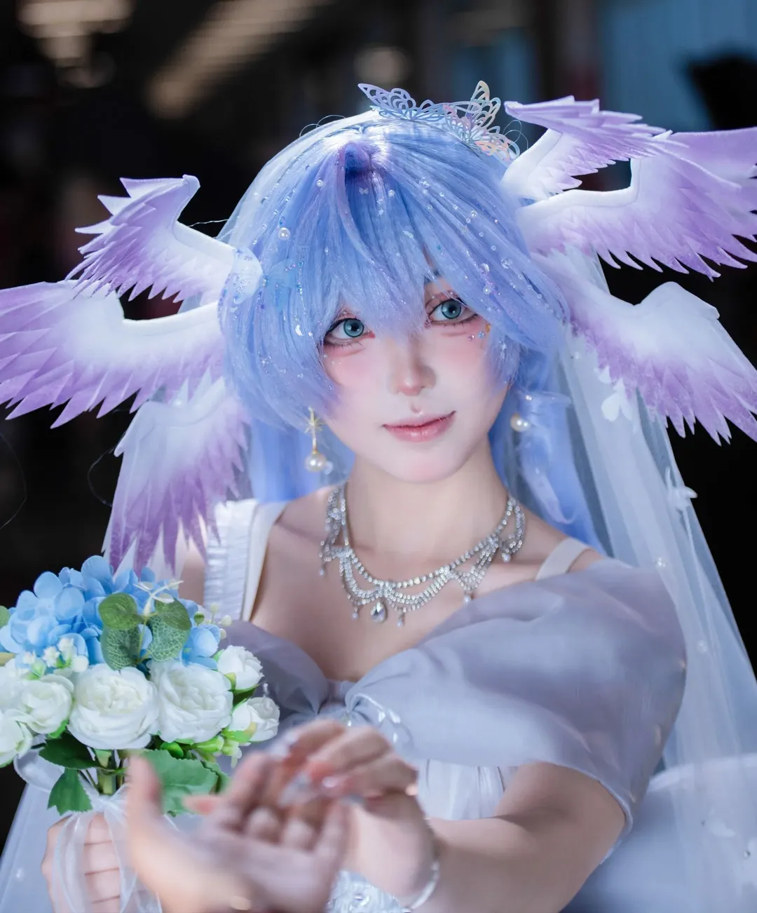 Honkai: Star Rail, Robin cosplay, Wing styling, Fan-made design cosplay, White wedding dress