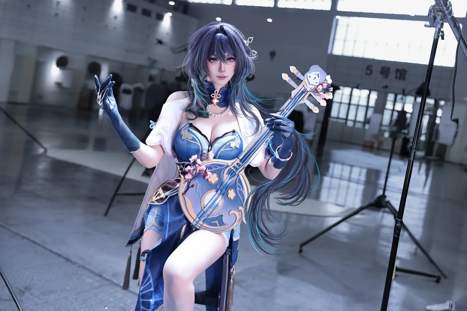 Honkai: Star Rail, Ruan Mei cosplay, Convention photography, Genius Society, Blue and white color scheme