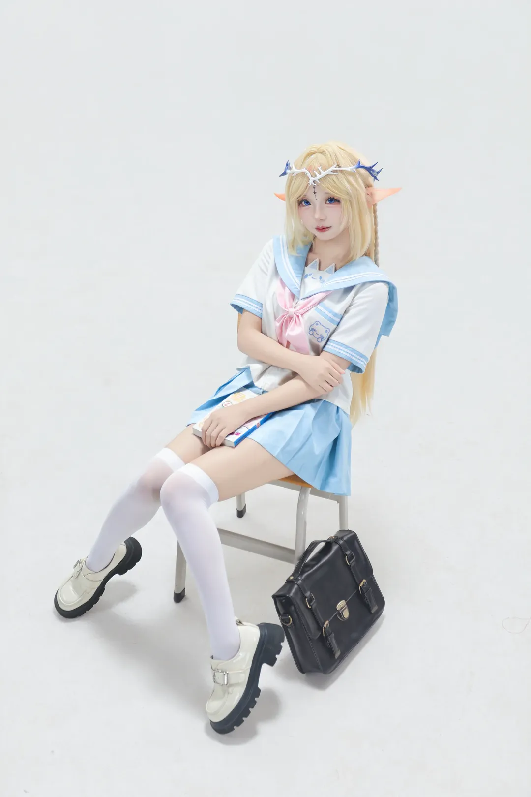 鸣潮, 卡提希娅cos, JK制服, 白丝cosplay, 精灵学姐 - 第3张
