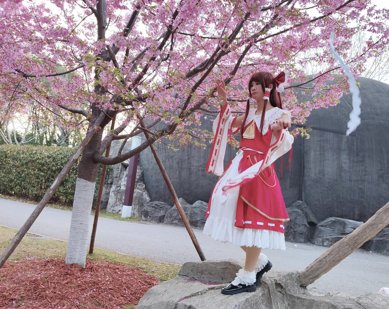 博丽灵梦cos, 东方project, 樱花外景, 巫女服, 白丝袜