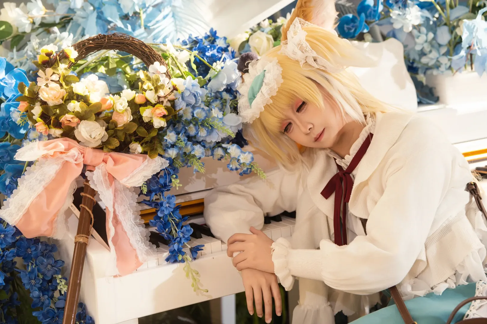 明日方舟, 铃兰cos, cosplay摄影, 苍霆泡影cos, 白琴花海