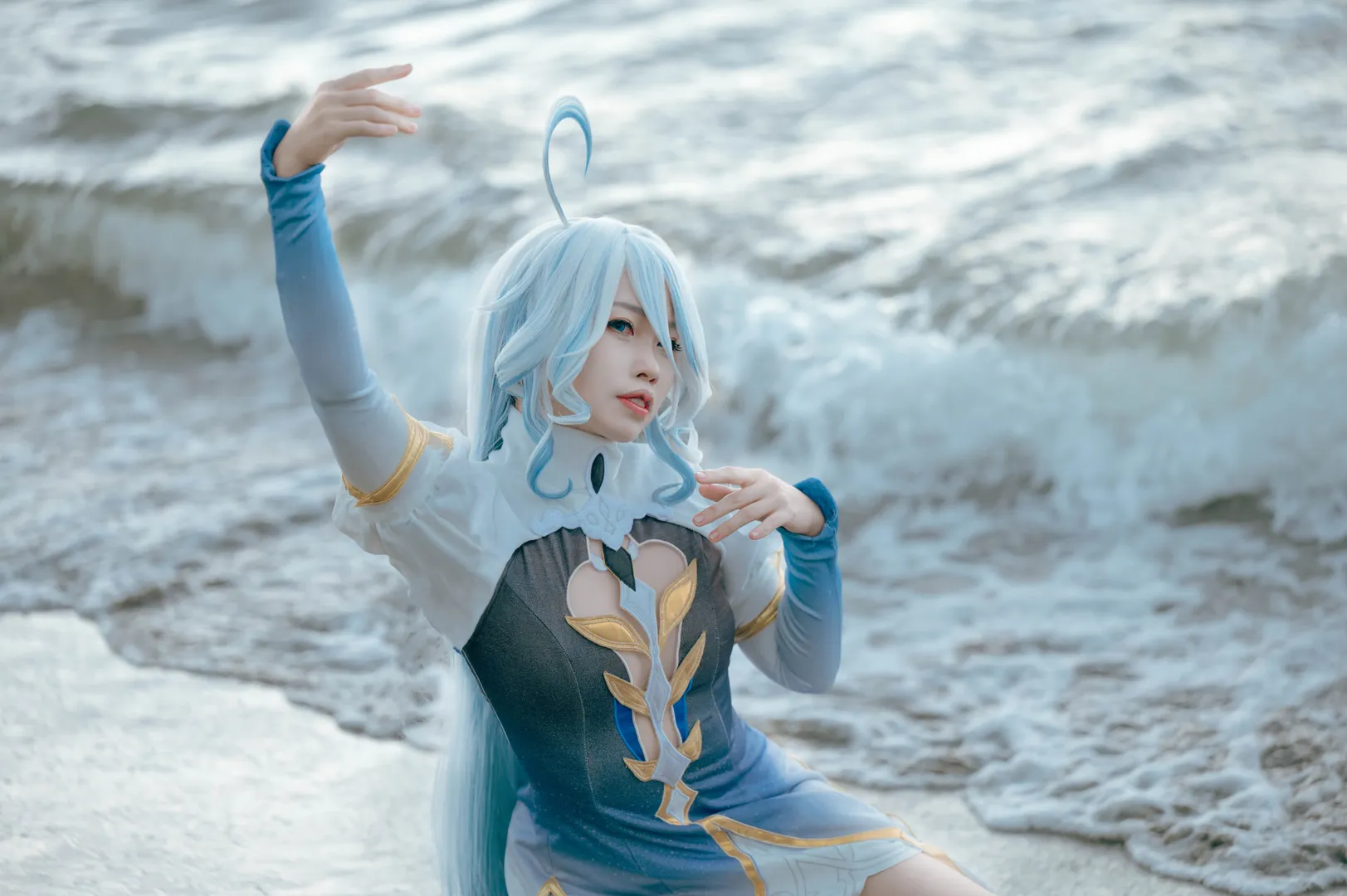 原神, 芙宁娜cos, Cosplay摄影, 芙卡洛斯cos, 海滩外景 - 第11张