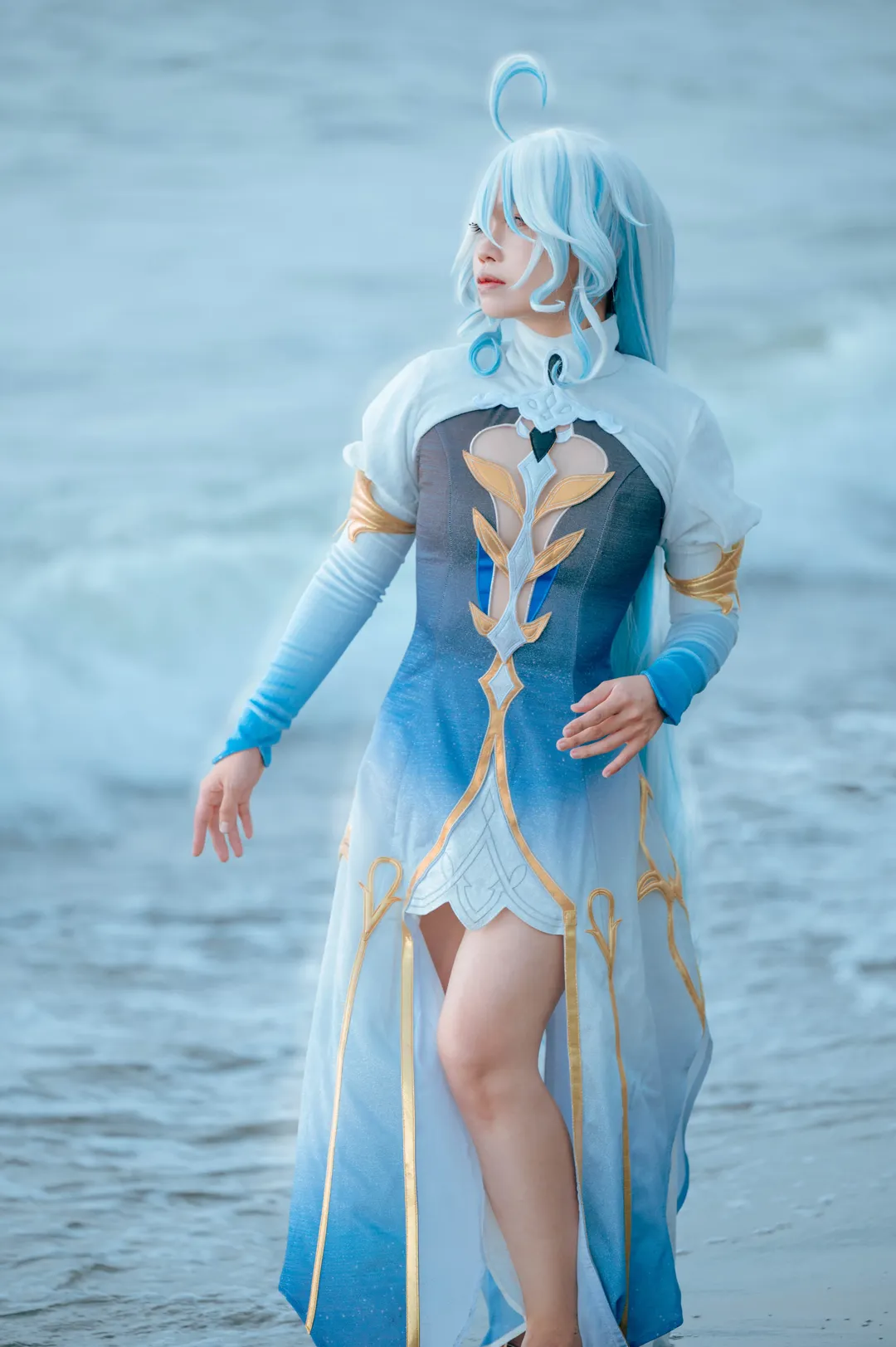 原神, 芙宁娜cos, Cosplay摄影, 芙卡洛斯cos, 海滩外景 - 第4张