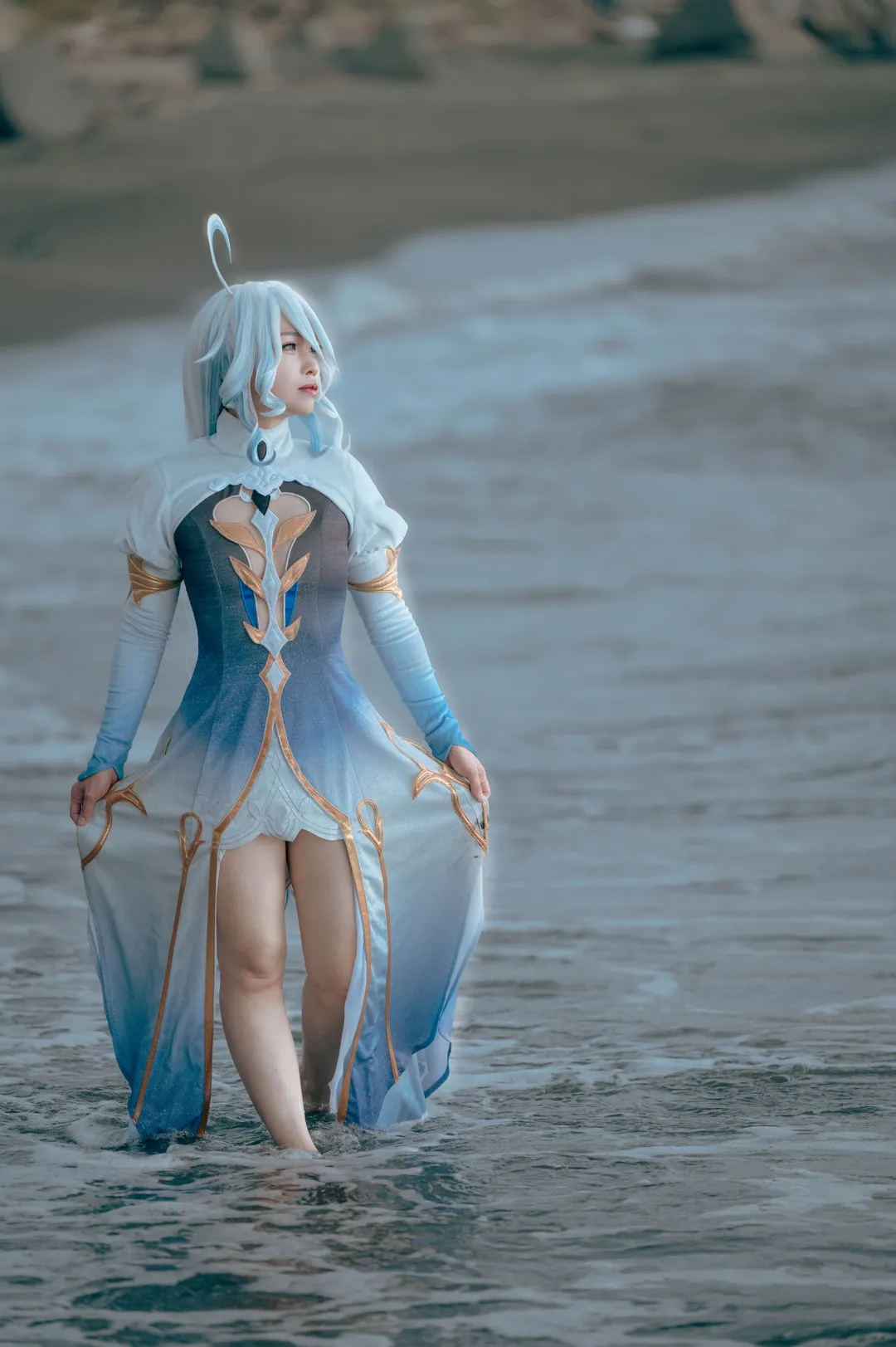 原神, 芙宁娜cos, Cosplay摄影, 芙卡洛斯cos, 海滩外景