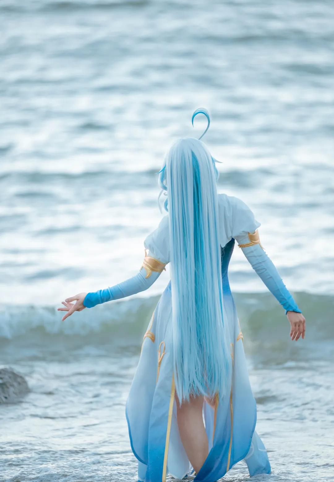 原神, 芙宁娜cos, Cosplay摄影, 芙卡洛斯cos, 海滩外景 - 第9张