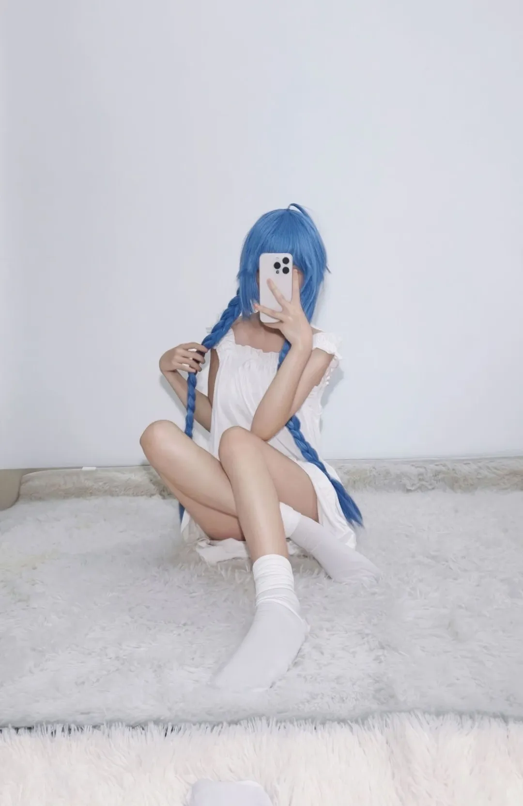 洛琪希cos, 无职转生, 白裙穿搭, 二次元自拍, 蓝发双麻花辫 - 第1张