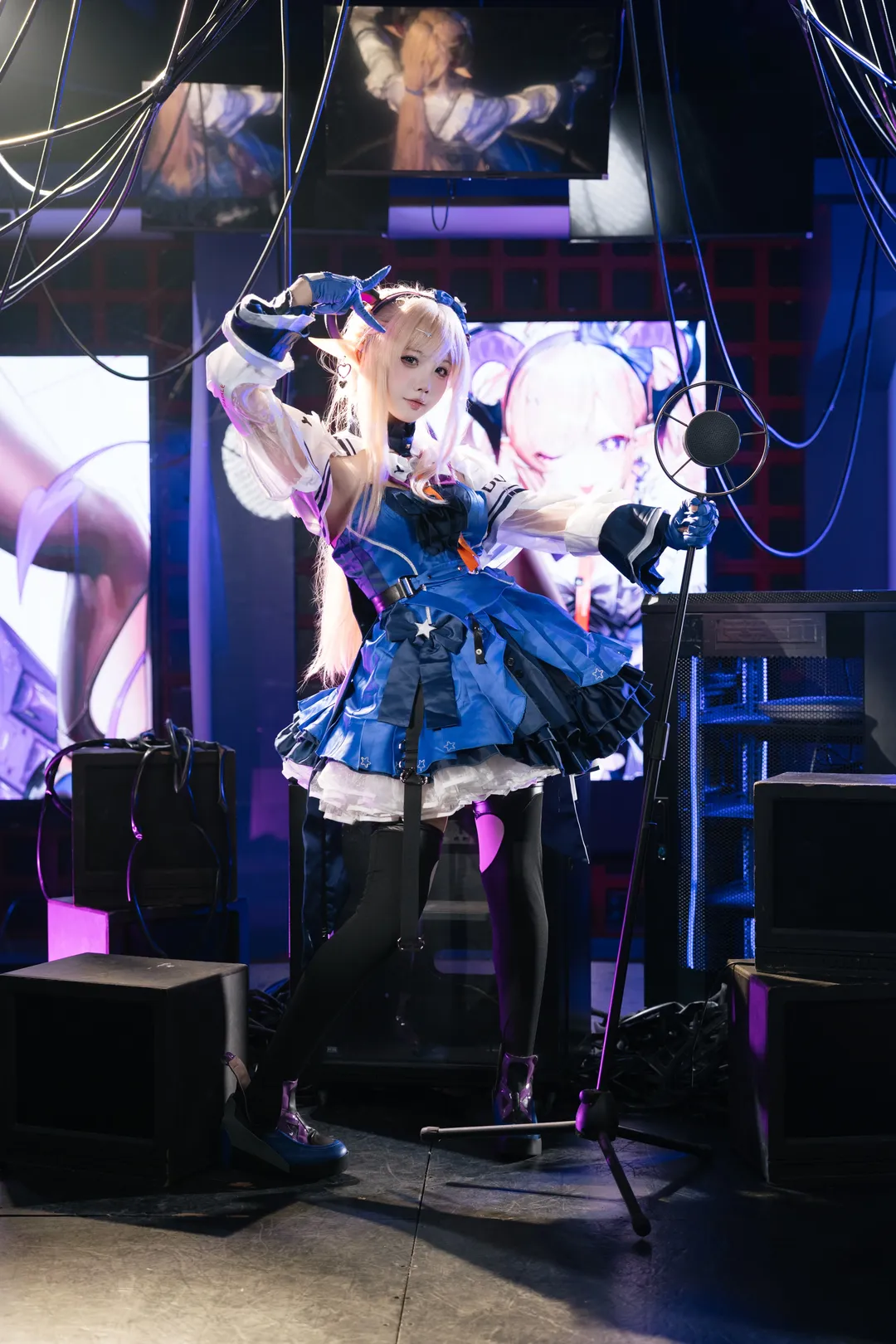 Arknights: Endfield, Cosplay photography, Black stockings cosplay, Liino cosplay, Stage little idol