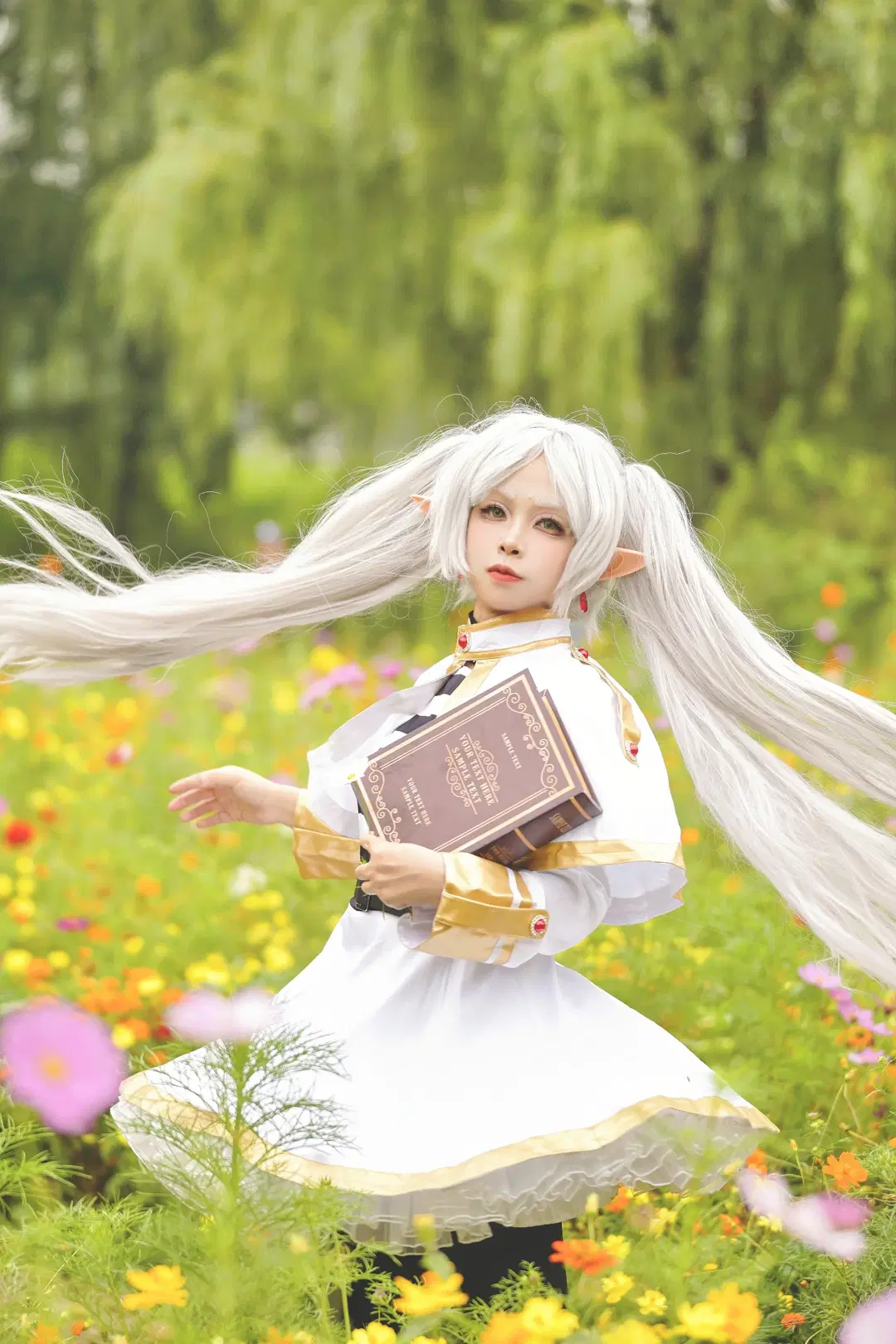 【芙莉莲cos】圆明园花海里的超自然甩发 - 程阿尧 - 第10张