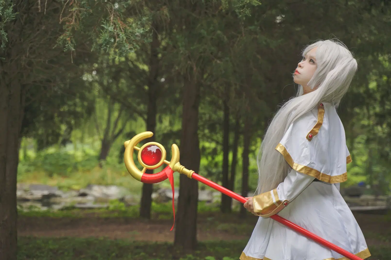 【芙莉莲cos】圆明园花海里的超自然甩发 - 程阿尧 - 第7张