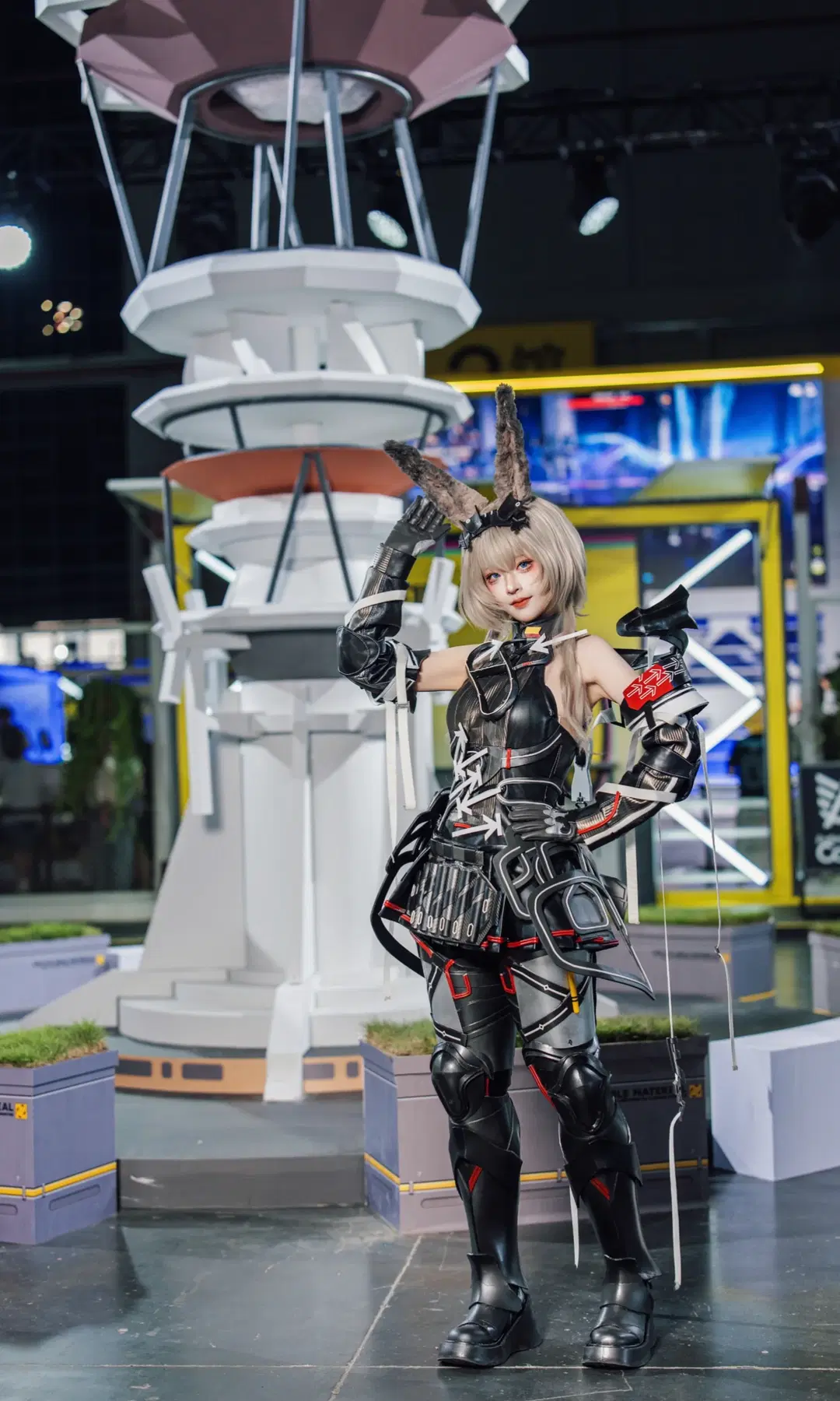 Arknights and Arknights: Endfield Convention Photo Log: Cyberpunk Armor and Martial Combat Coordinates