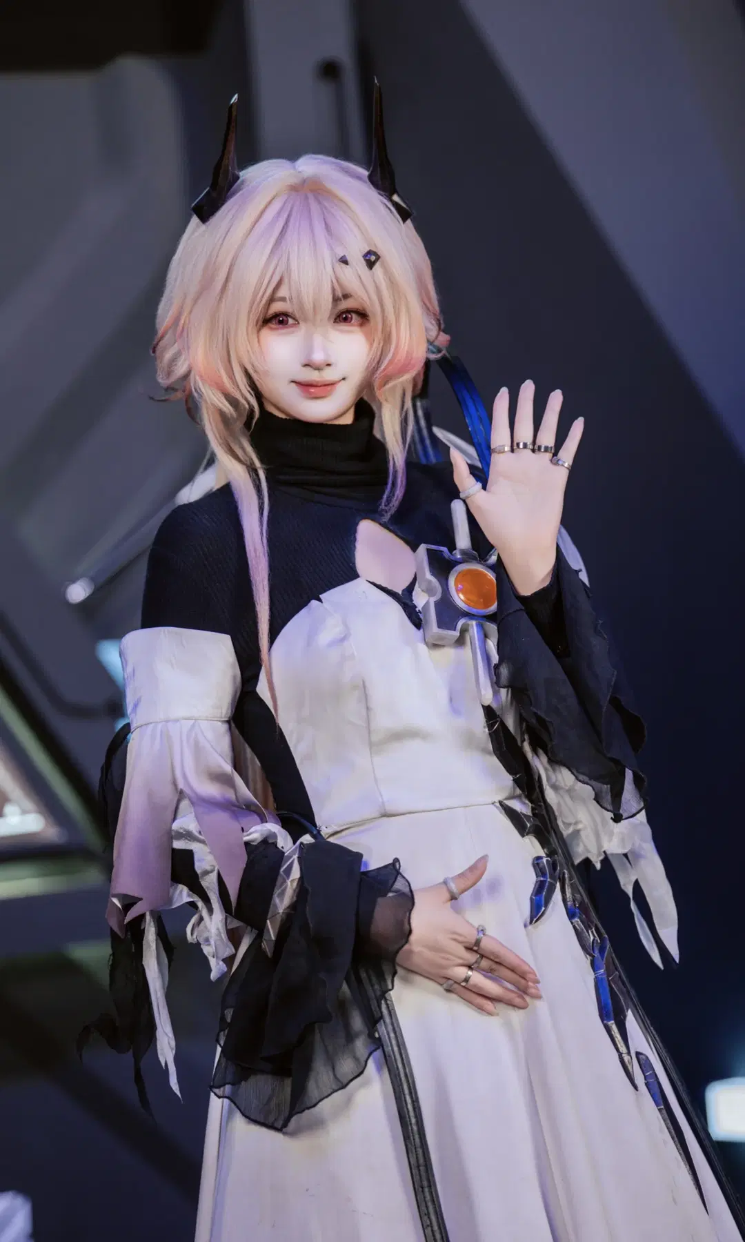 Arknights and Arknights: Endfield Convention Photo Log: Cyberpunk Armor and Martial Combat Coordinates by Zhu_SAMA - Image 15
