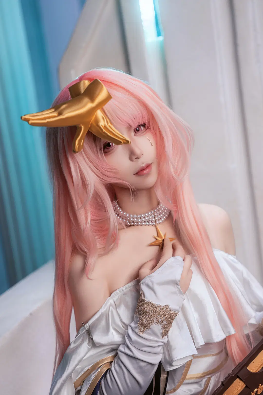【レミュアンコスプレ】アークナイツ 聖なる白ドレスとネオン・タクティカルスタイルのギャップ美 - Zhu_SAMA - 3枚目