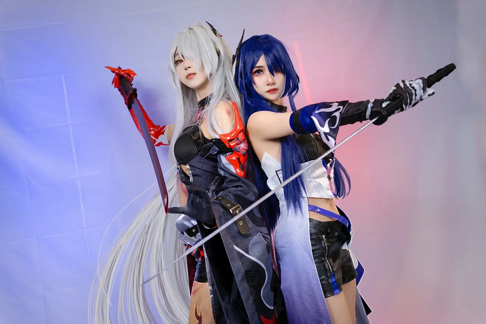 【黄泉 コスプレ】崩壊：スターレイル 双形態の黄泉、二刀流と赤い傘で緊張感MAX - Kirito君 - 4枚目