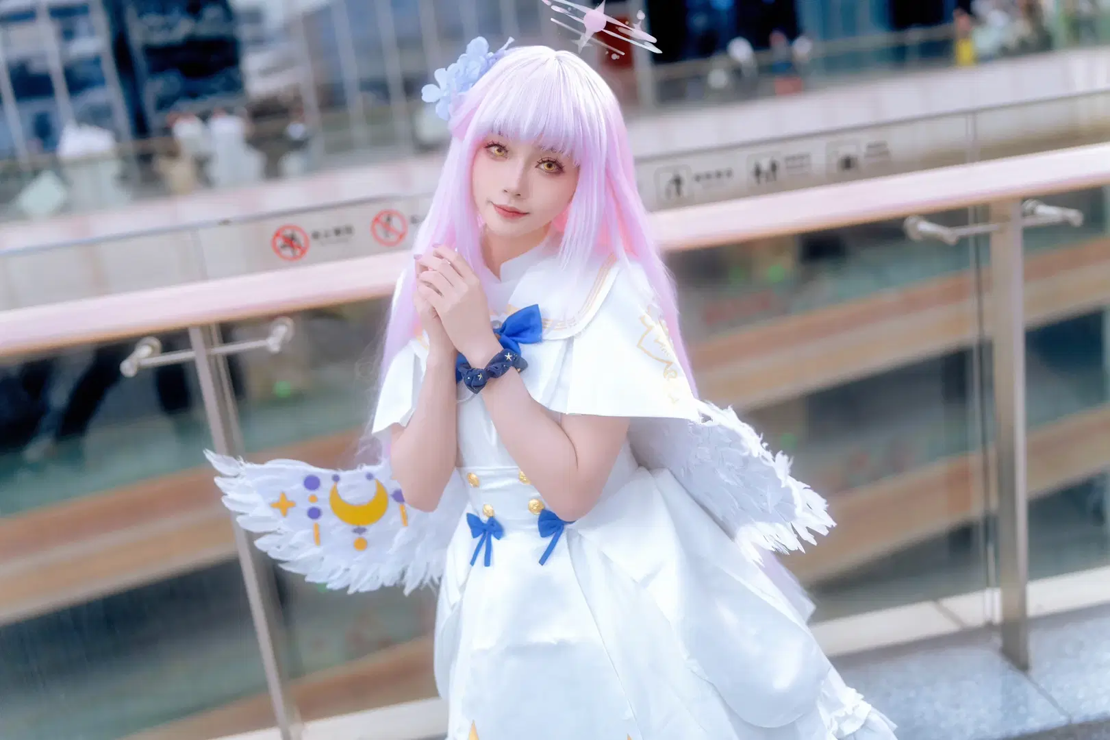 【聖園ミカ コスプレ】純白の翼と蒼いセーラー服のときめくイベント写真 - Kirito君 - 4枚目