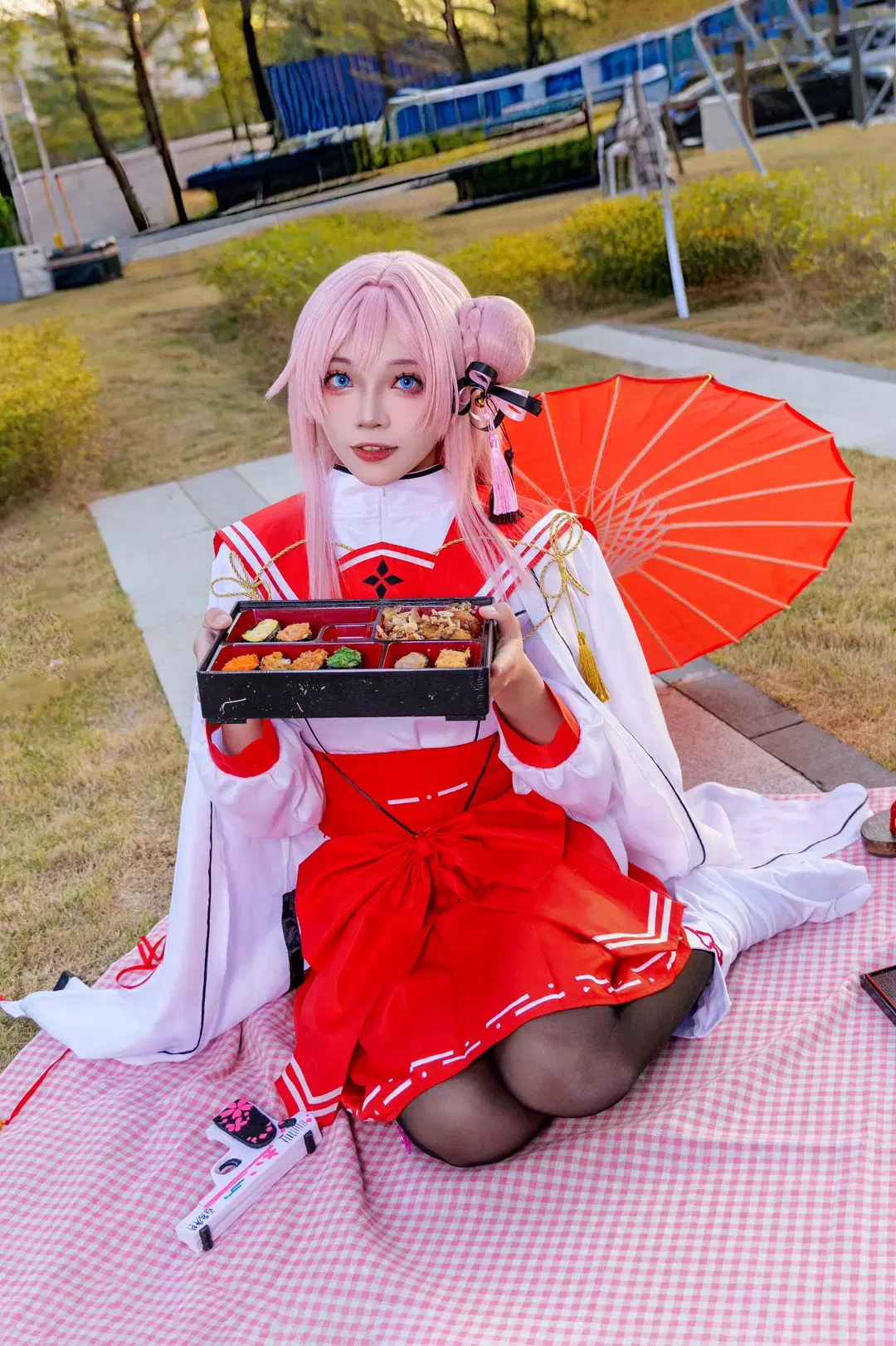 [Mizuha Mimori cosplay] Blue Archive Picnic Hours: Detail-Packed Convention Photos by Kirito君 - Image 3