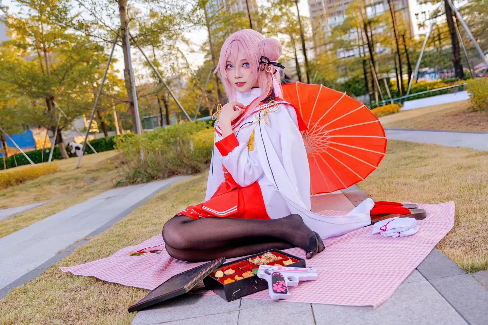 [Mizuha Mimori cosplay] Blue Archive Picnic Hours: Detail-Packed Convention Photos by Kirito君 - Image 6