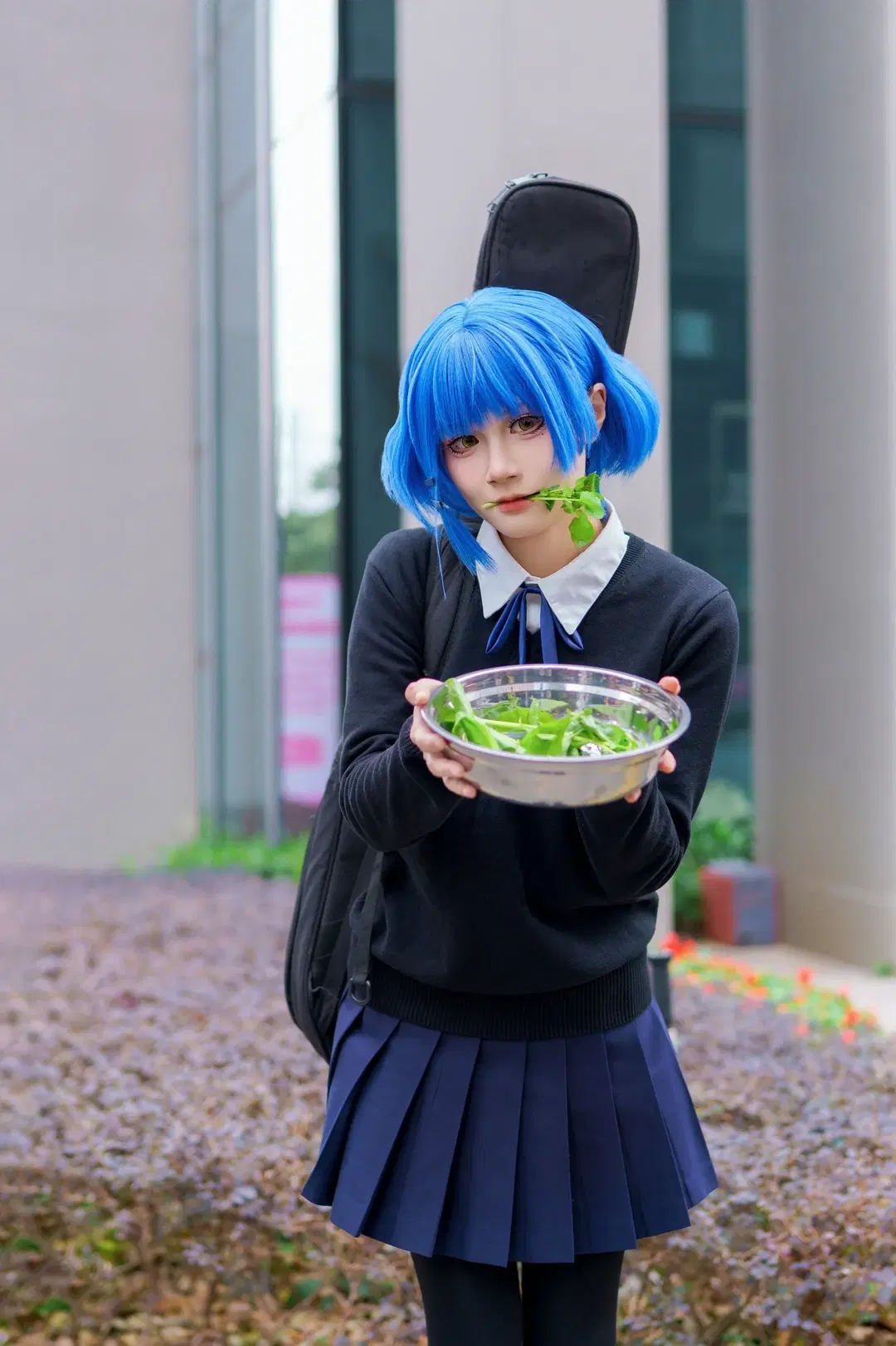 【山田リョウ コスプレ】『ぼっち・ざ・ろっく！』イベント写真：今日も元気に草を食べる日（黒ストッキング・二次元） - Kirito君 - 2枚目