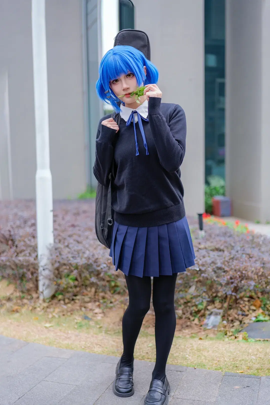 【山田リョウ コスプレ】『ぼっち・ざ・ろっく！』イベント写真：今日も元気に草を食べる日（黒ストッキング・二次元） - Kirito君 - 3枚目