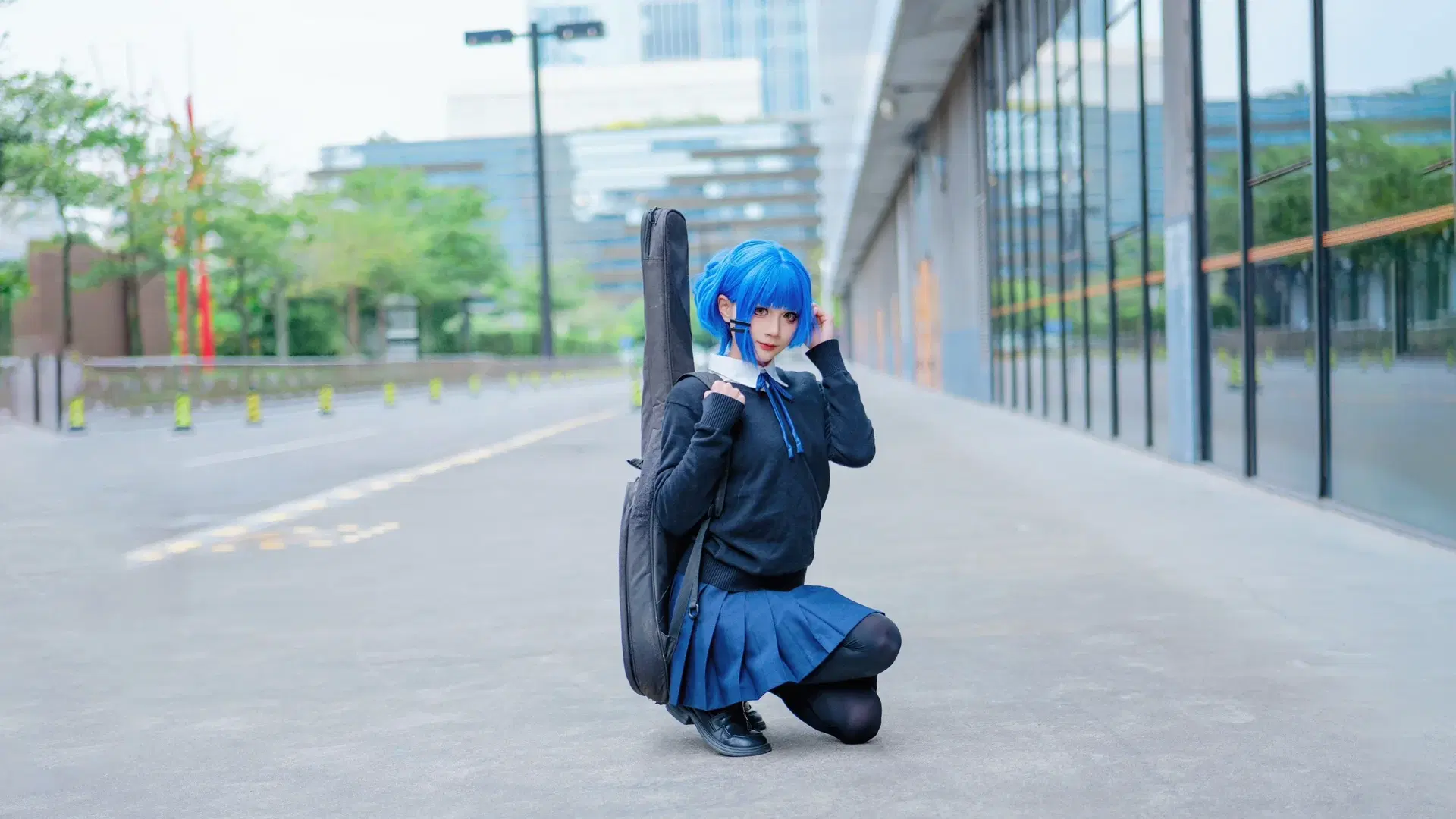 【山田リョウ コスプレ】『ぼっち・ざ・ろっく！』イベント写真：今日も元気に草を食べる日（黒ストッキング・二次元） - Kirito君 - 9枚目
