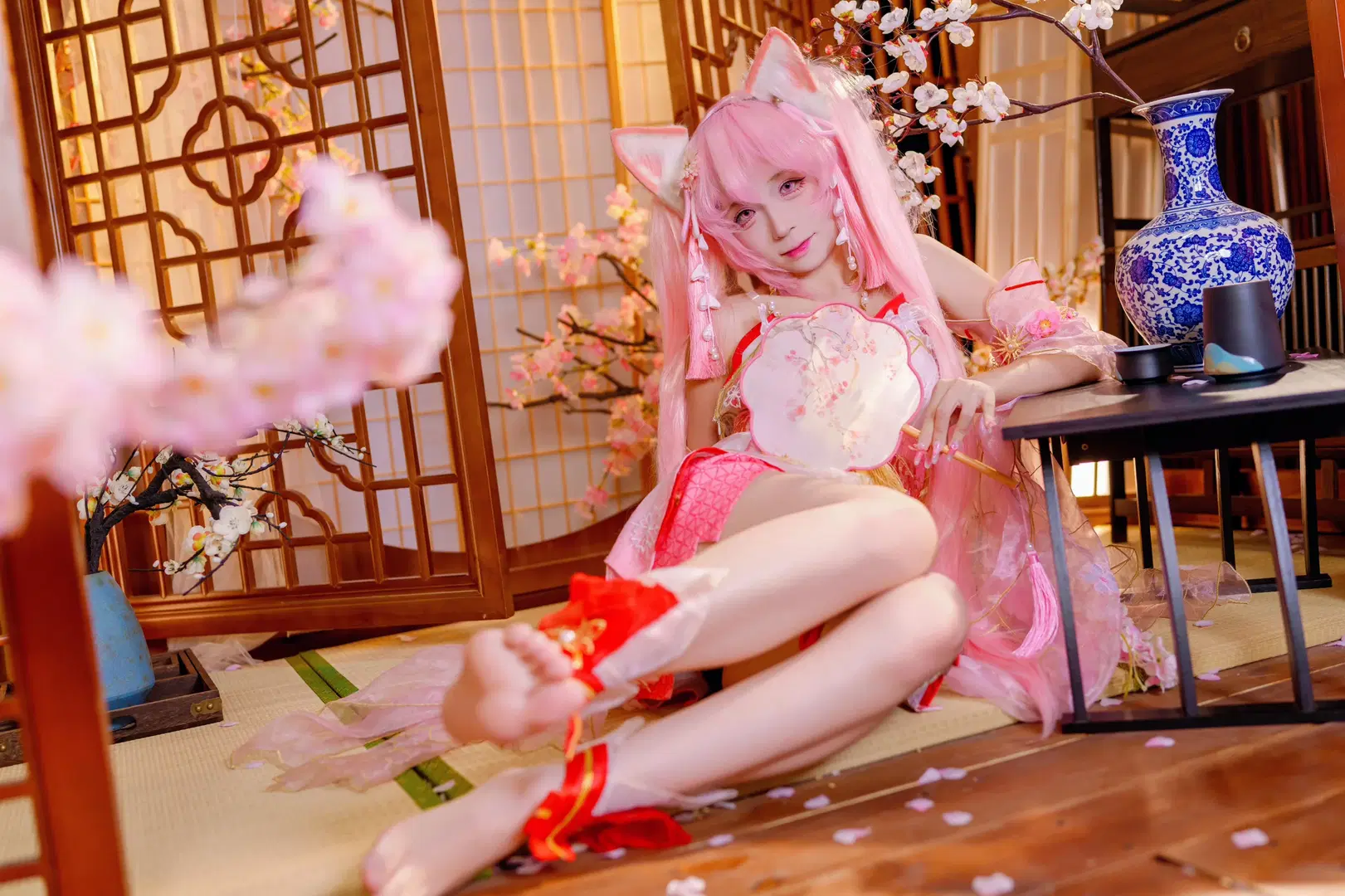 [Hu Tao cosplay] NARAKA: BLADEPOINT Early Cherry Blossom Dream: Pink Japanese Style Beneath Cherry Blossom Trees by Kirito君 - Image 4