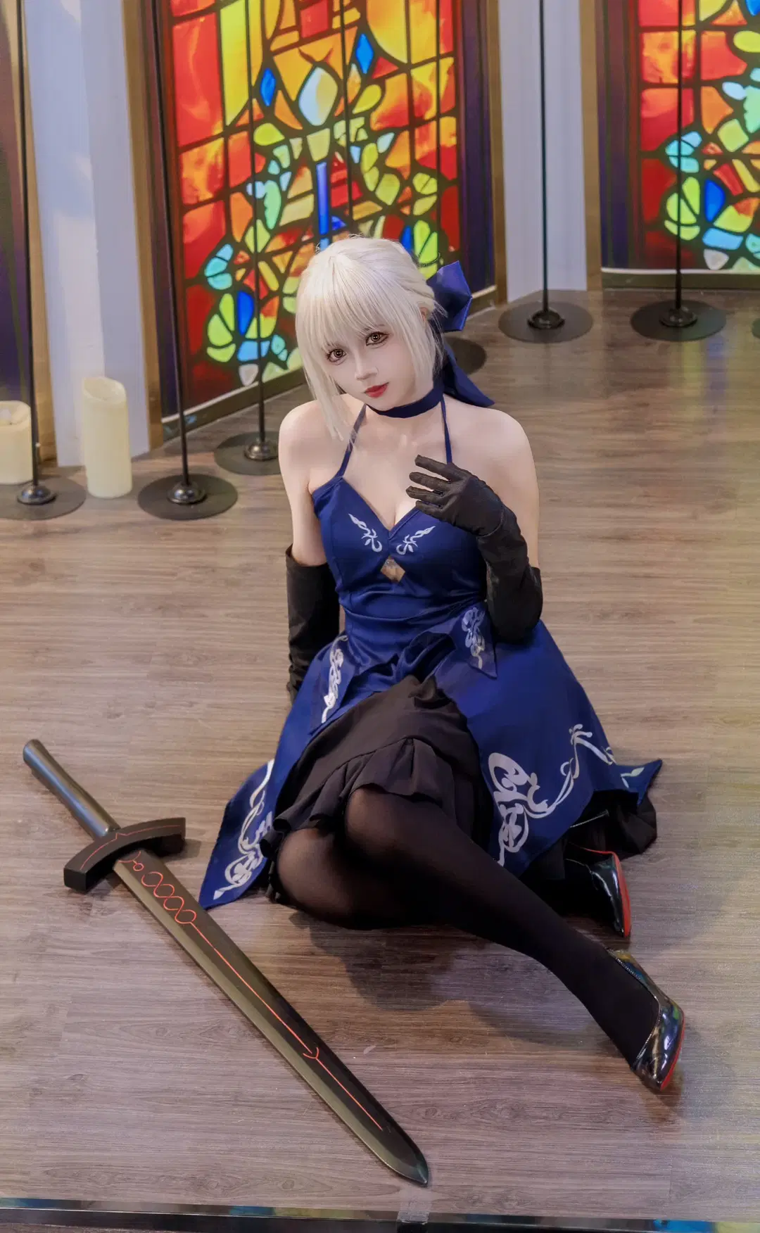 [Altria cosplay] Fate/Grand Order Saber Alter's Quiet Church Moment by Kirito君 - Image 3