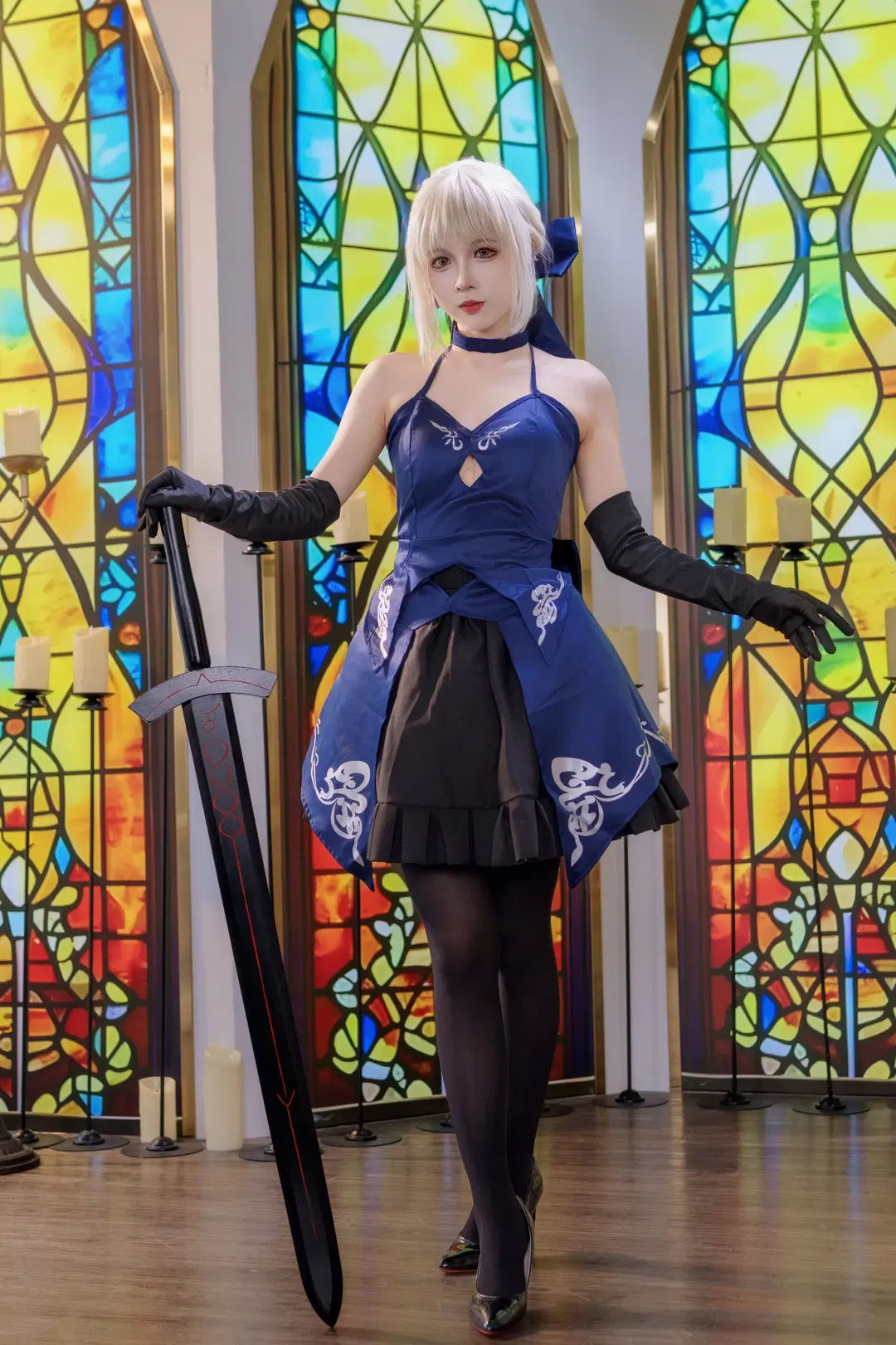[Altria cosplay] Fate/Grand Order Saber Alter's Quiet Church Moment by Kirito君 - Image 5