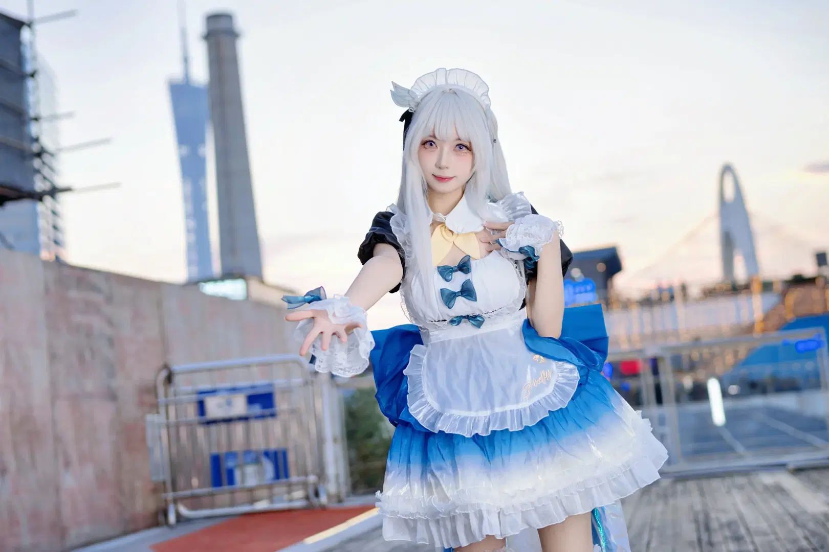 【ホタル コスプレ】崩壊：スターレイル、琶醍の川沿いに舞う青白のメイド服 - Kirito君 - 3枚目