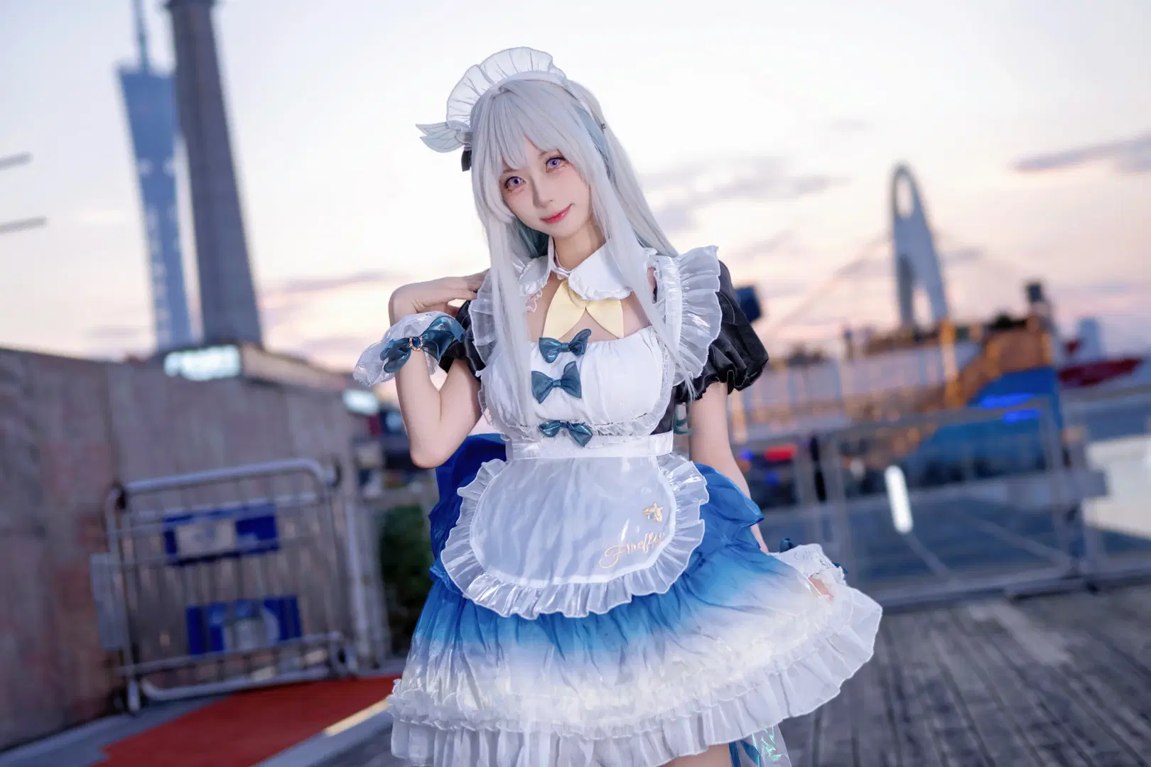 【ホタル コスプレ】崩壊：スターレイル、琶醍の川沿いに舞う青白のメイド服 - Kirito君 - 4枚目