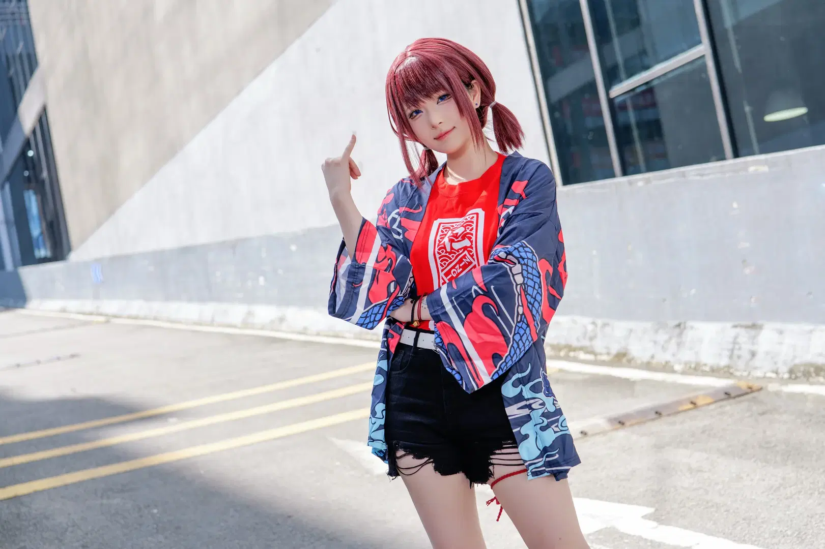 【井芹仁菜cos】哭泣少女乐队的摇滚魂，红蓝配色的街头酷飒场照 - Kirito君 - 第6张